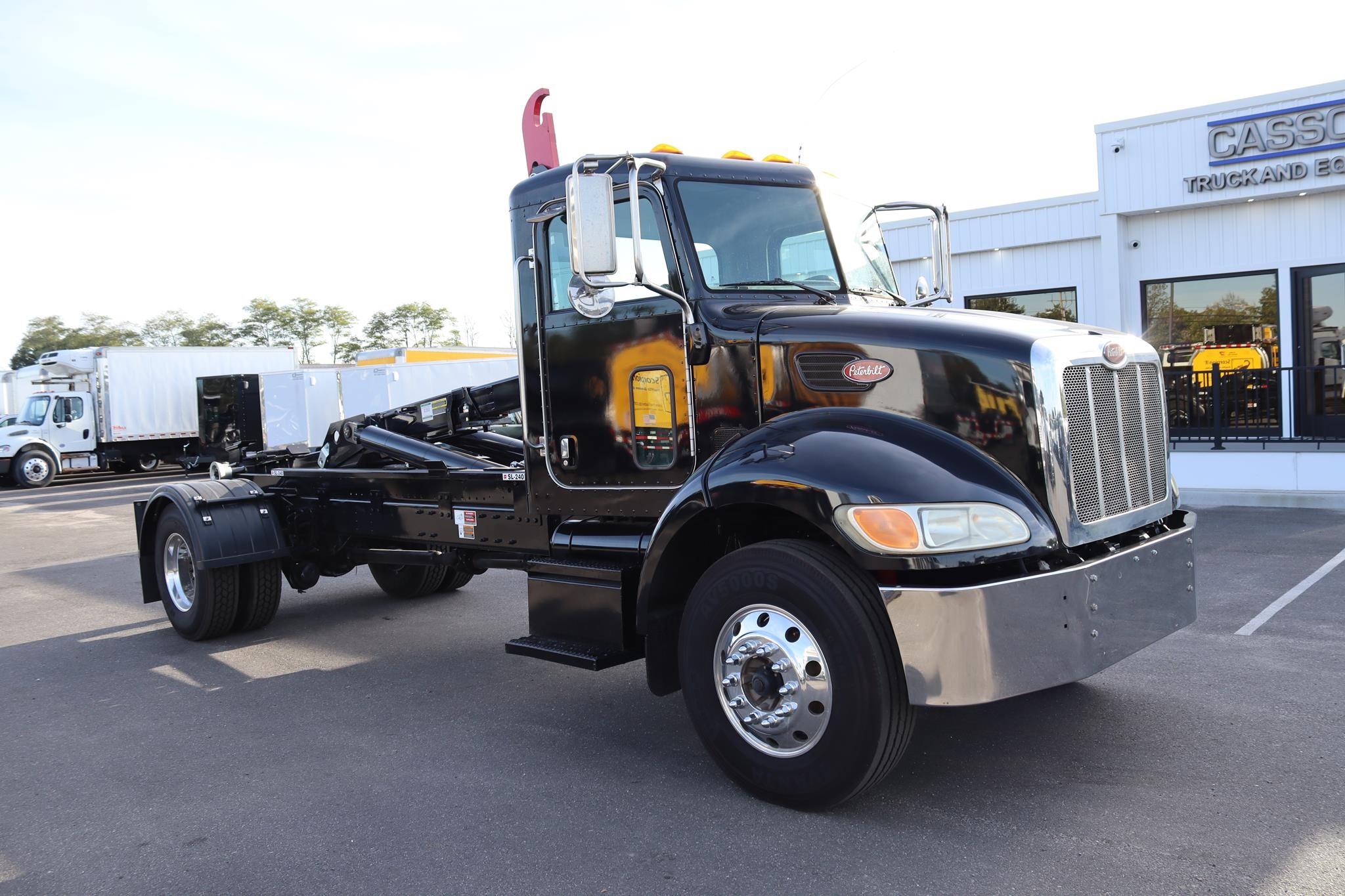 2007 PETERBILT 335 - image 5 of 6