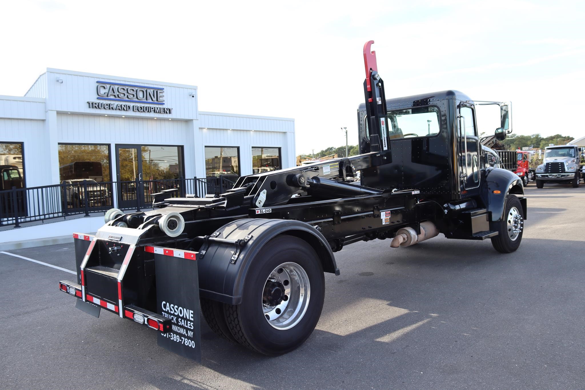 2007 PETERBILT 335 - image 4 of 6
