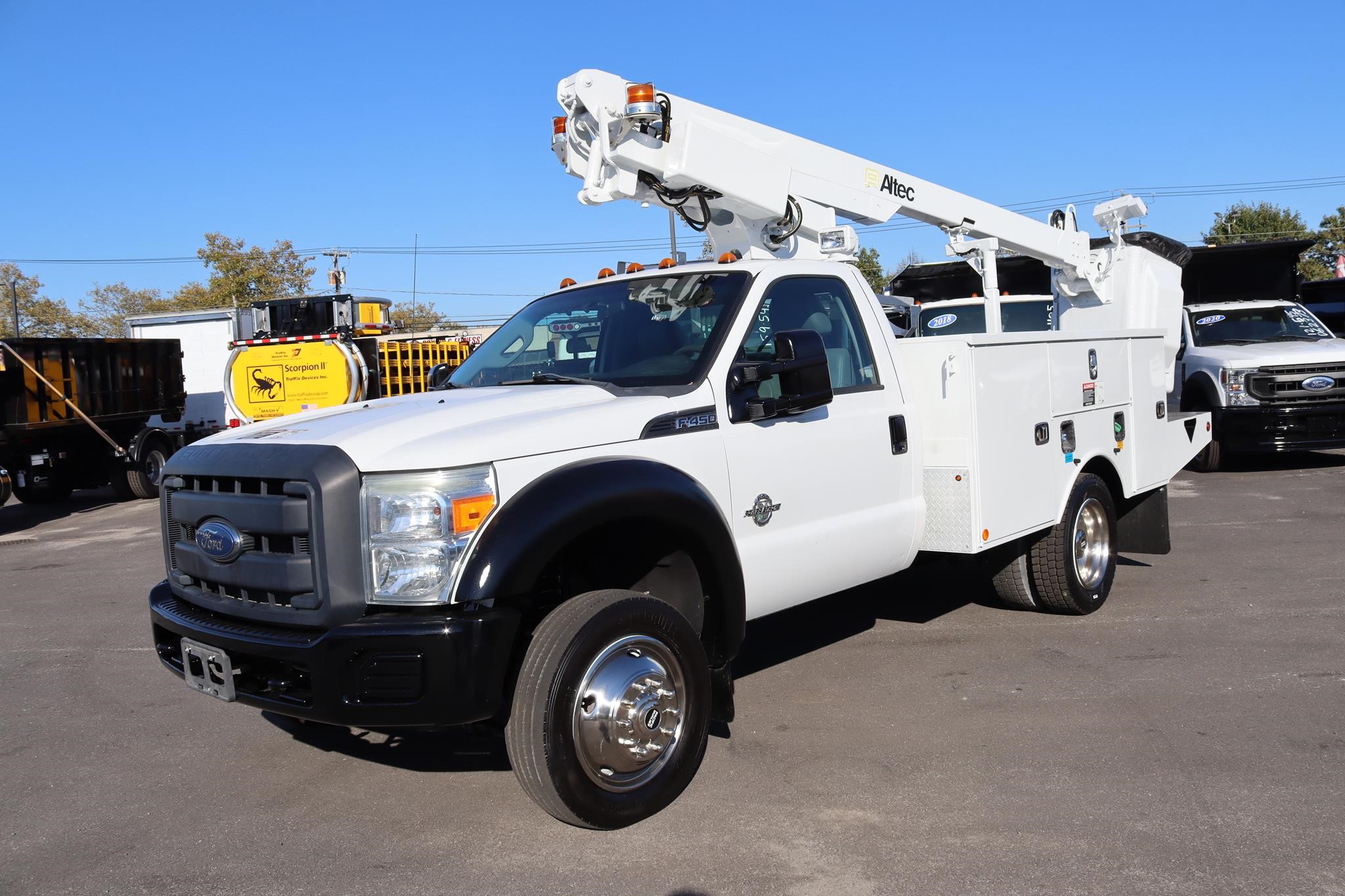 2015 ALTEC AT200A - image 1 of 6