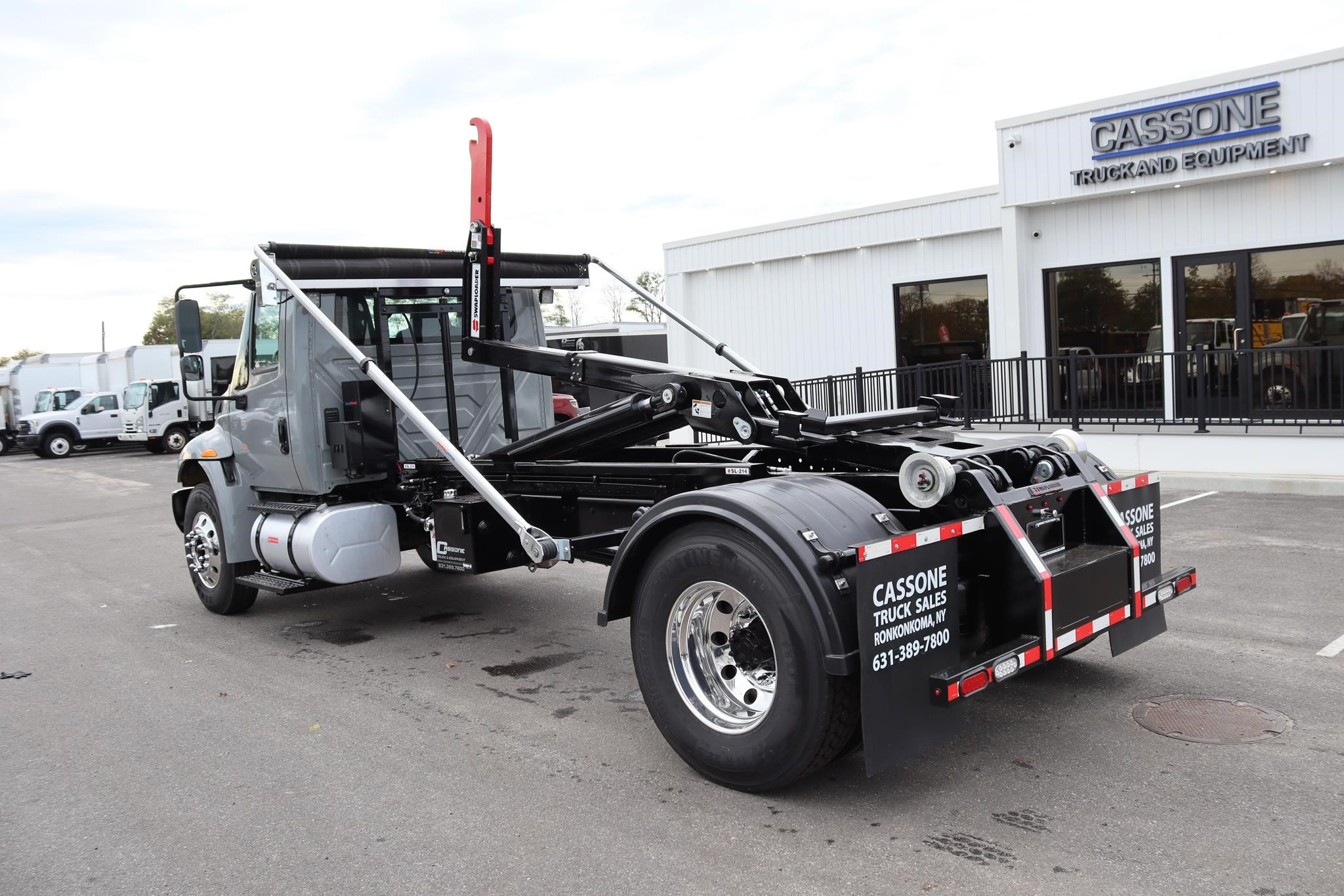 2019 INTERNATIONAL DURASTAR 4300 - image 2 of 6