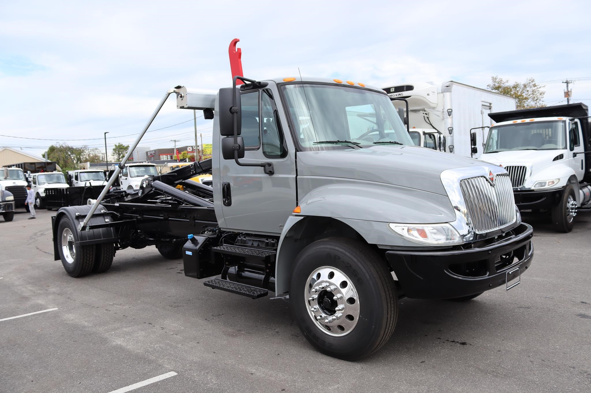 2019 INTERNATIONAL DURASTAR 4300 - image 5 of 6