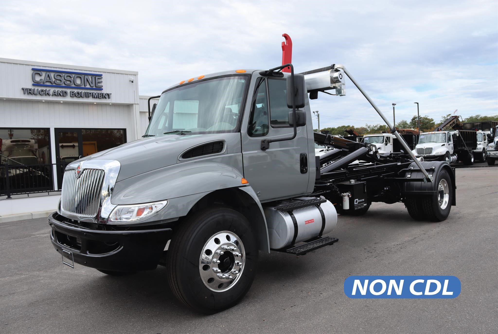2019 INTERNATIONAL DURASTAR 4300 - image 1 of 6