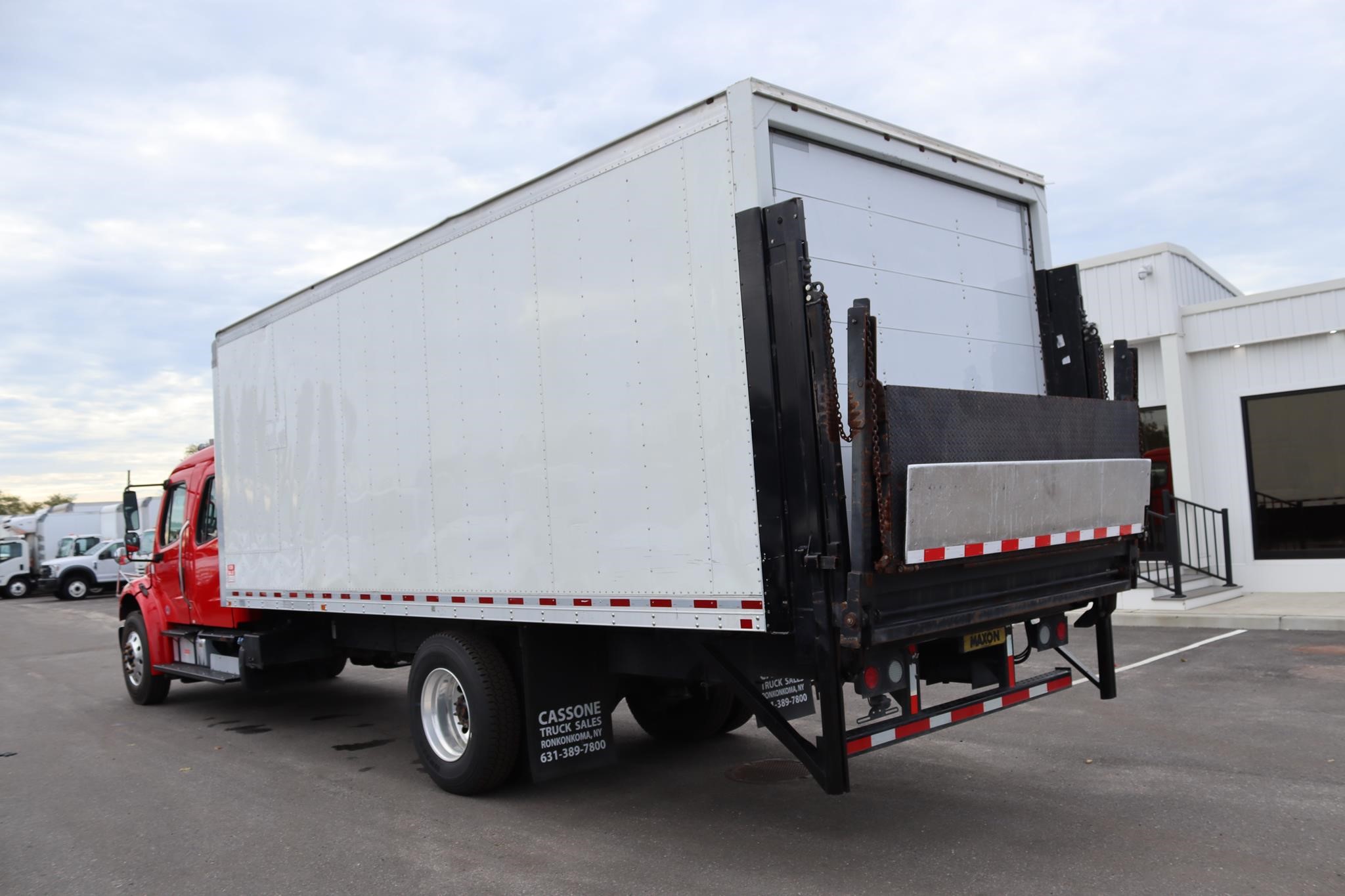 2017 FREIGHTLINER BUSINESS CLASS M2 106 - image 2 of 6