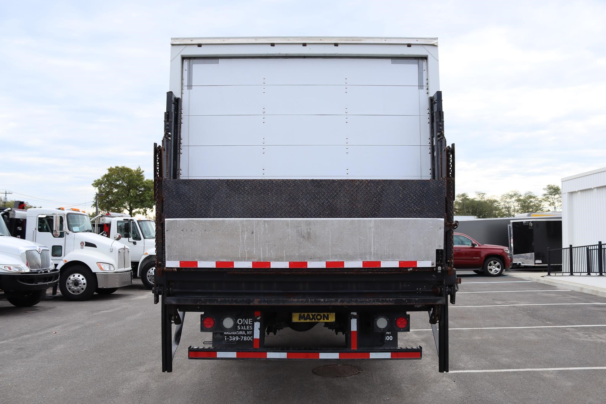 2017 FREIGHTLINER BUSINESS CLASS M2 106 - image 3 of 6