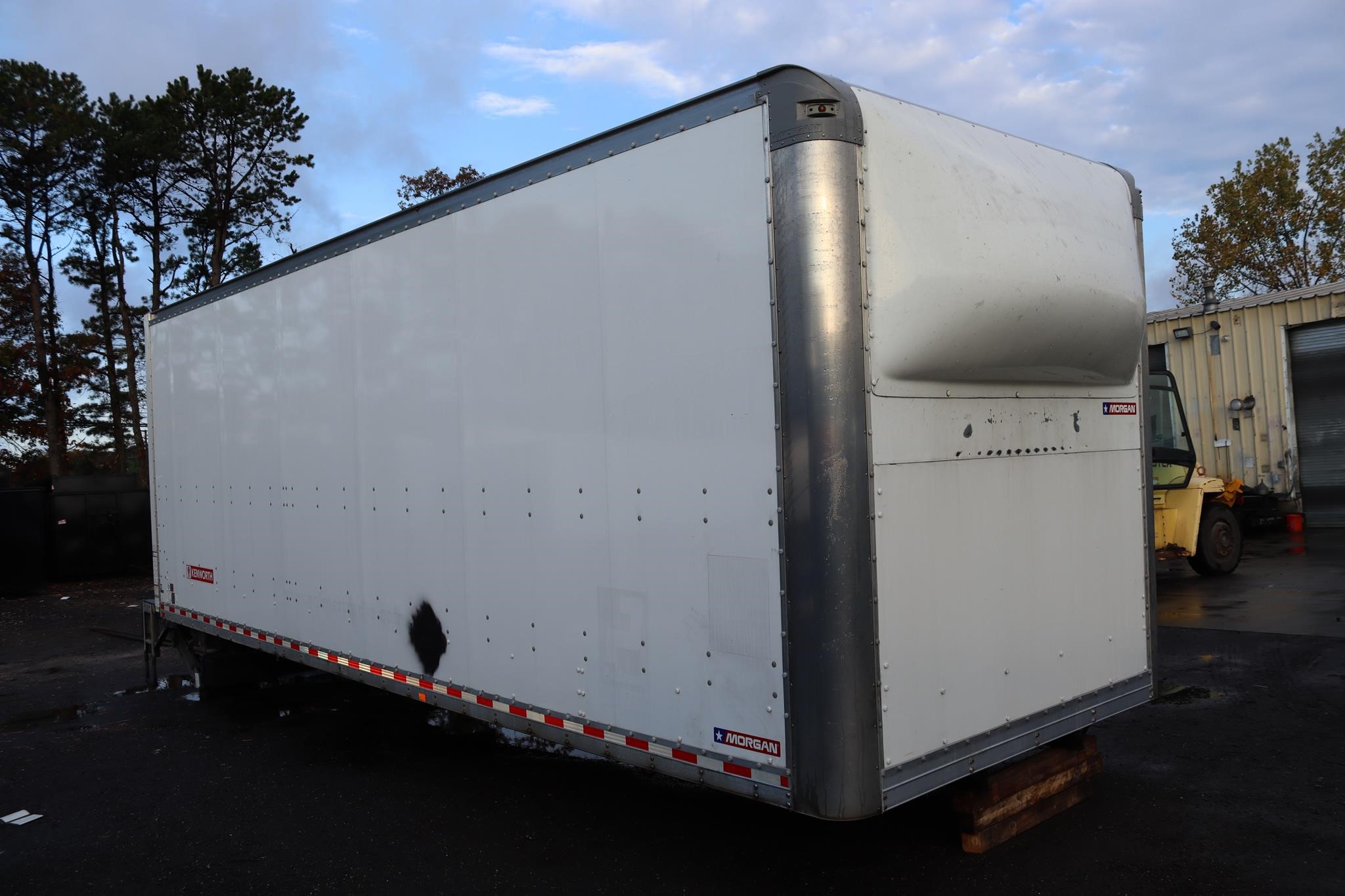 2020 MORGAN 26 FT - image 5 of 6