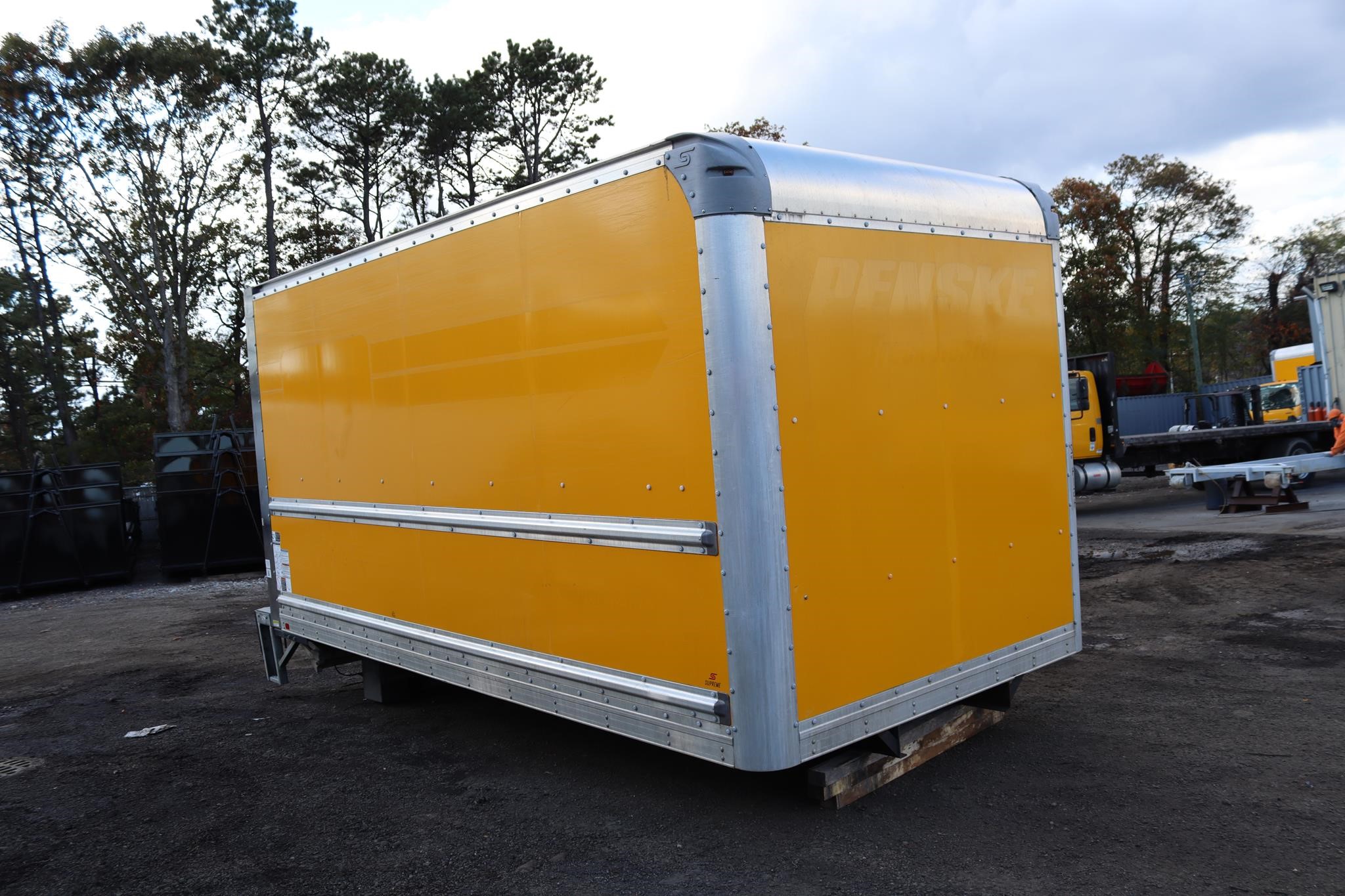 2018 SUPREME 16 FT - image 5 of 6