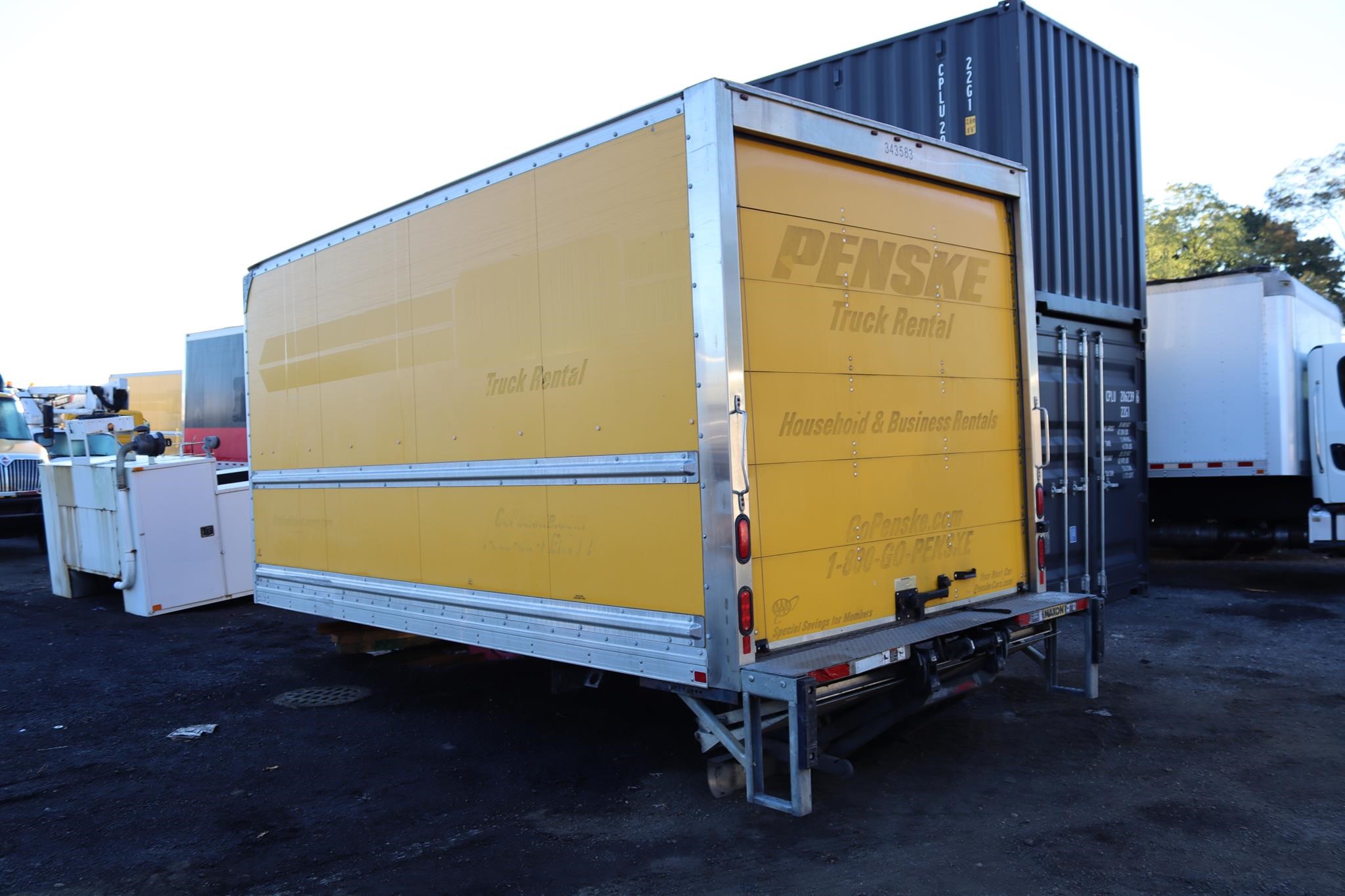 2018 SUPREME 16 FT - image 1 of 6