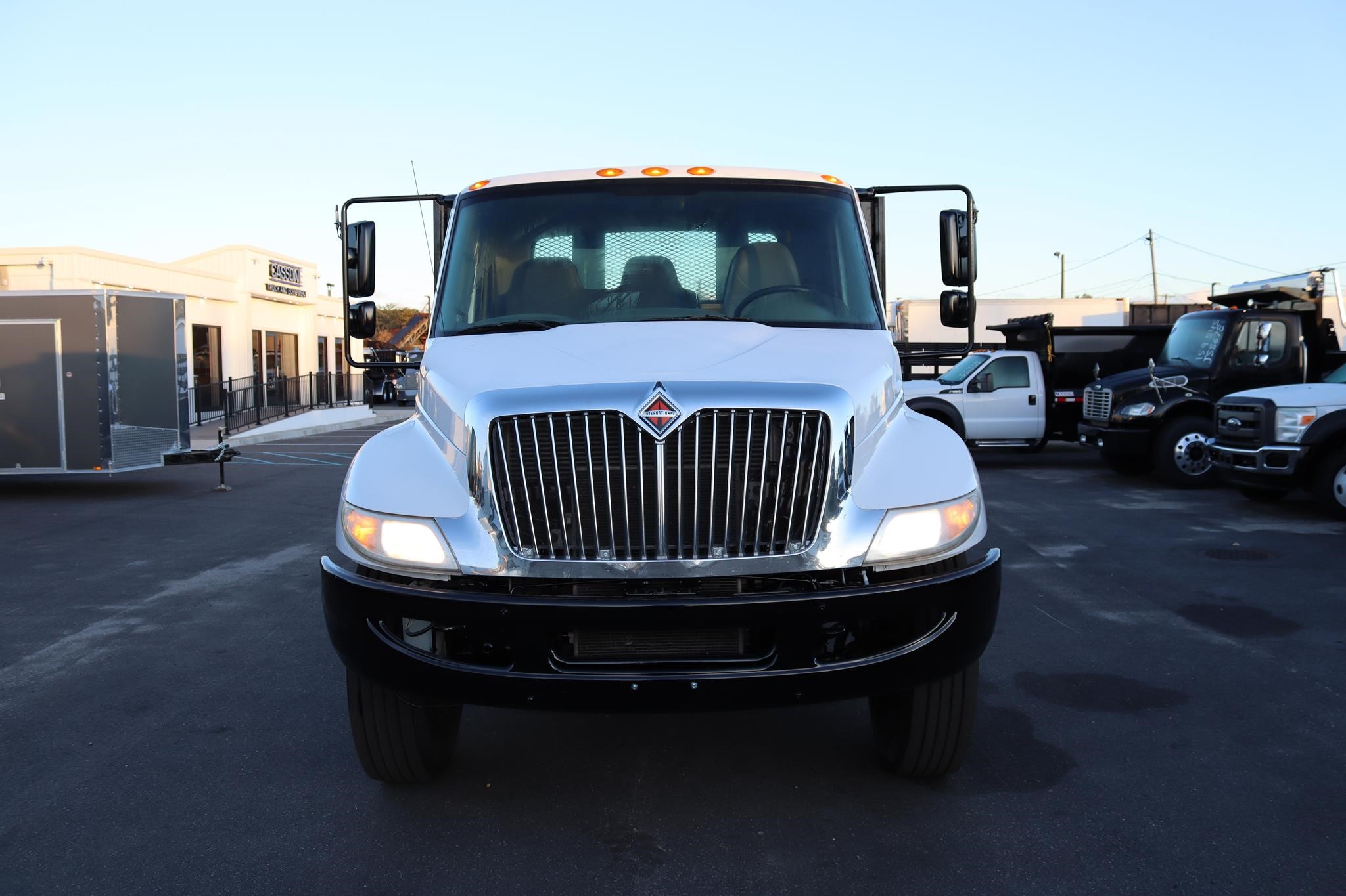 2018 INTERNATIONAL DURASTAR 4300 - image 6 of 6
