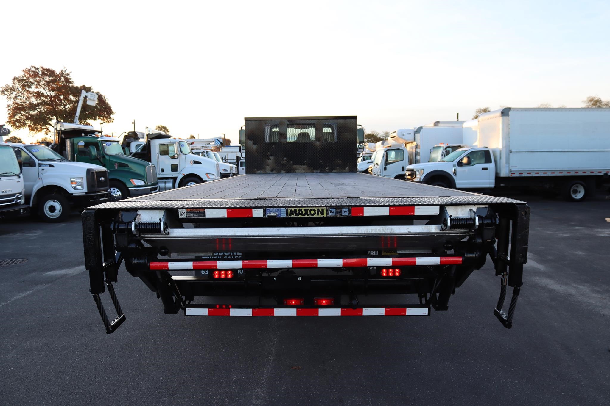 2018 INTERNATIONAL DURASTAR 4300 - image 3 of 6