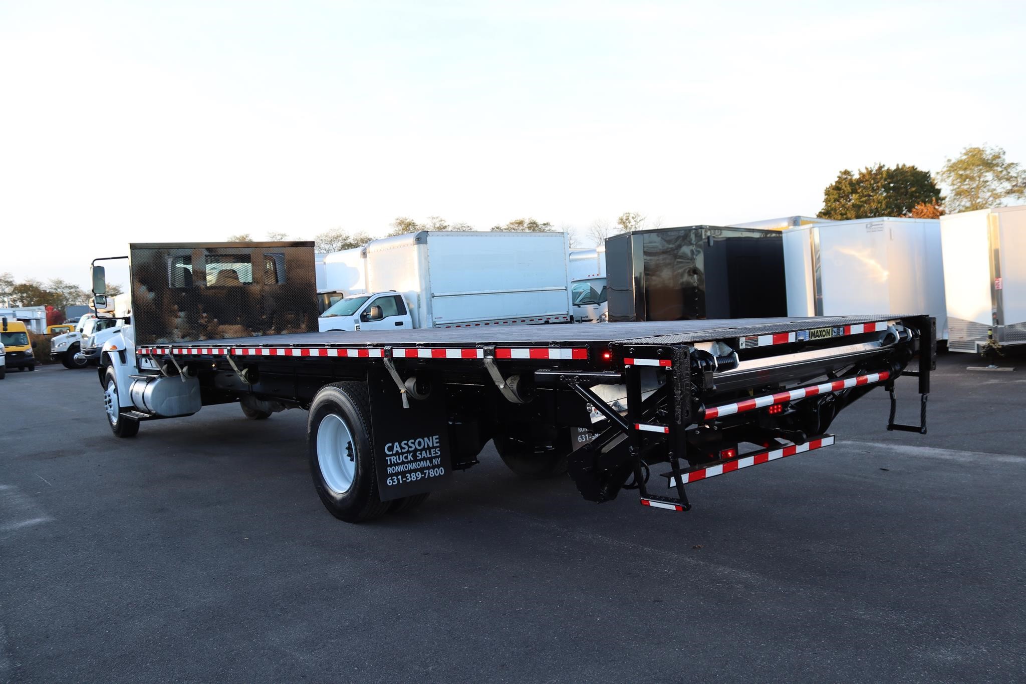 2018 INTERNATIONAL DURASTAR 4300 - image 2 of 6