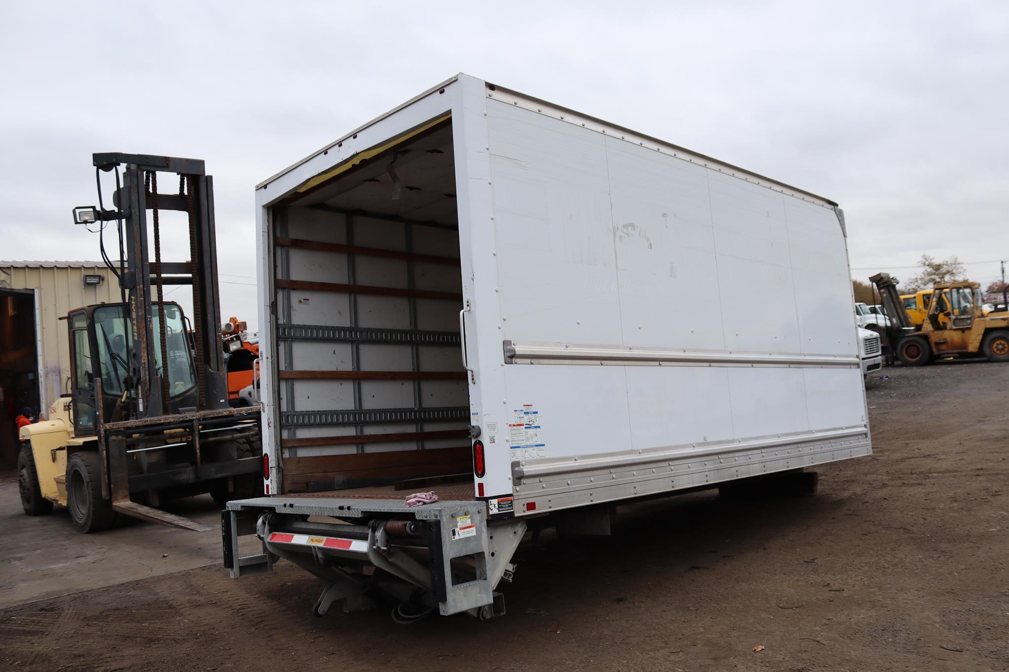 2019 SUPREME 16 FT - image 3 of 6