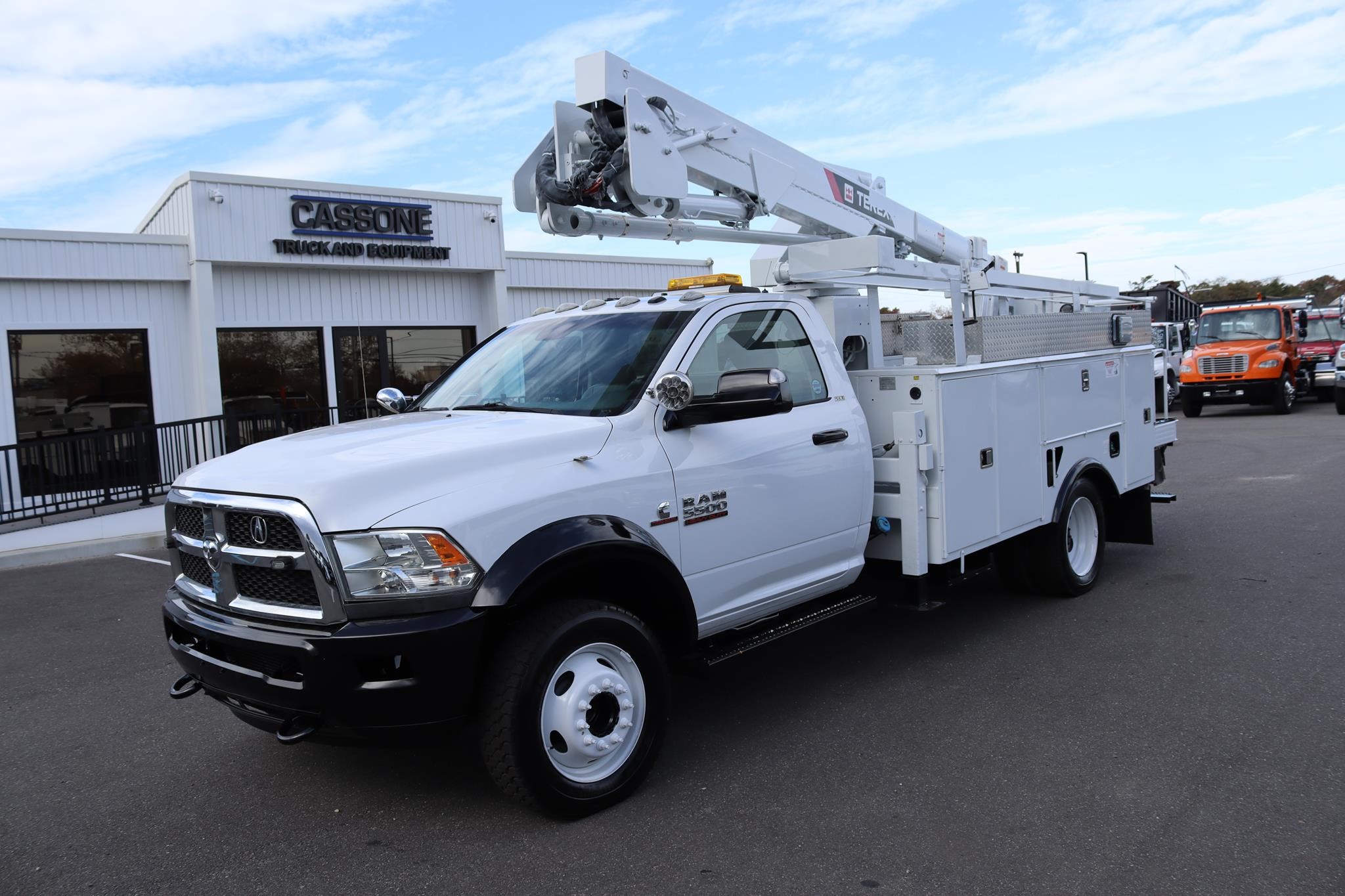 2015 TEREX HI RANGER LT 40 - image 1 of 6