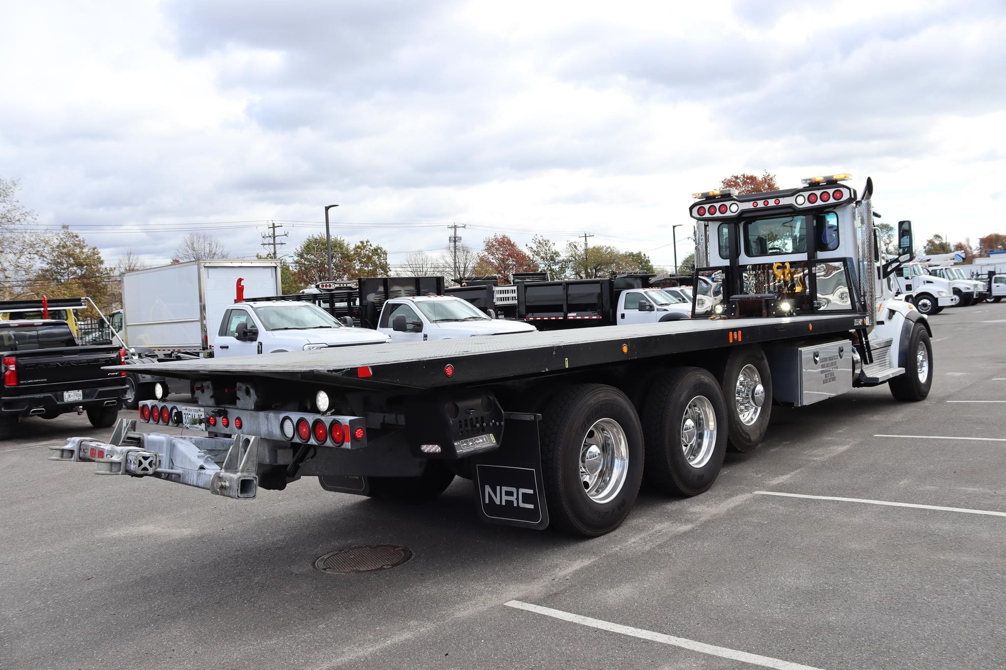 2018 PETERBILT 567 - image 4 of 6