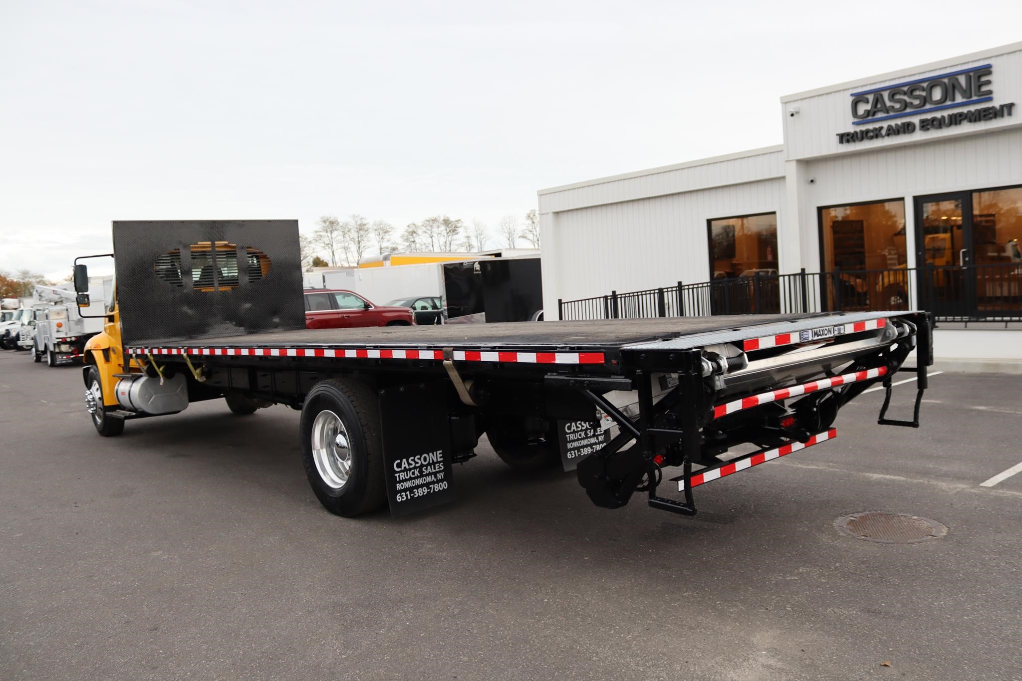 2019 INTERNATIONAL DURASTAR 4300 - image 2 of 6