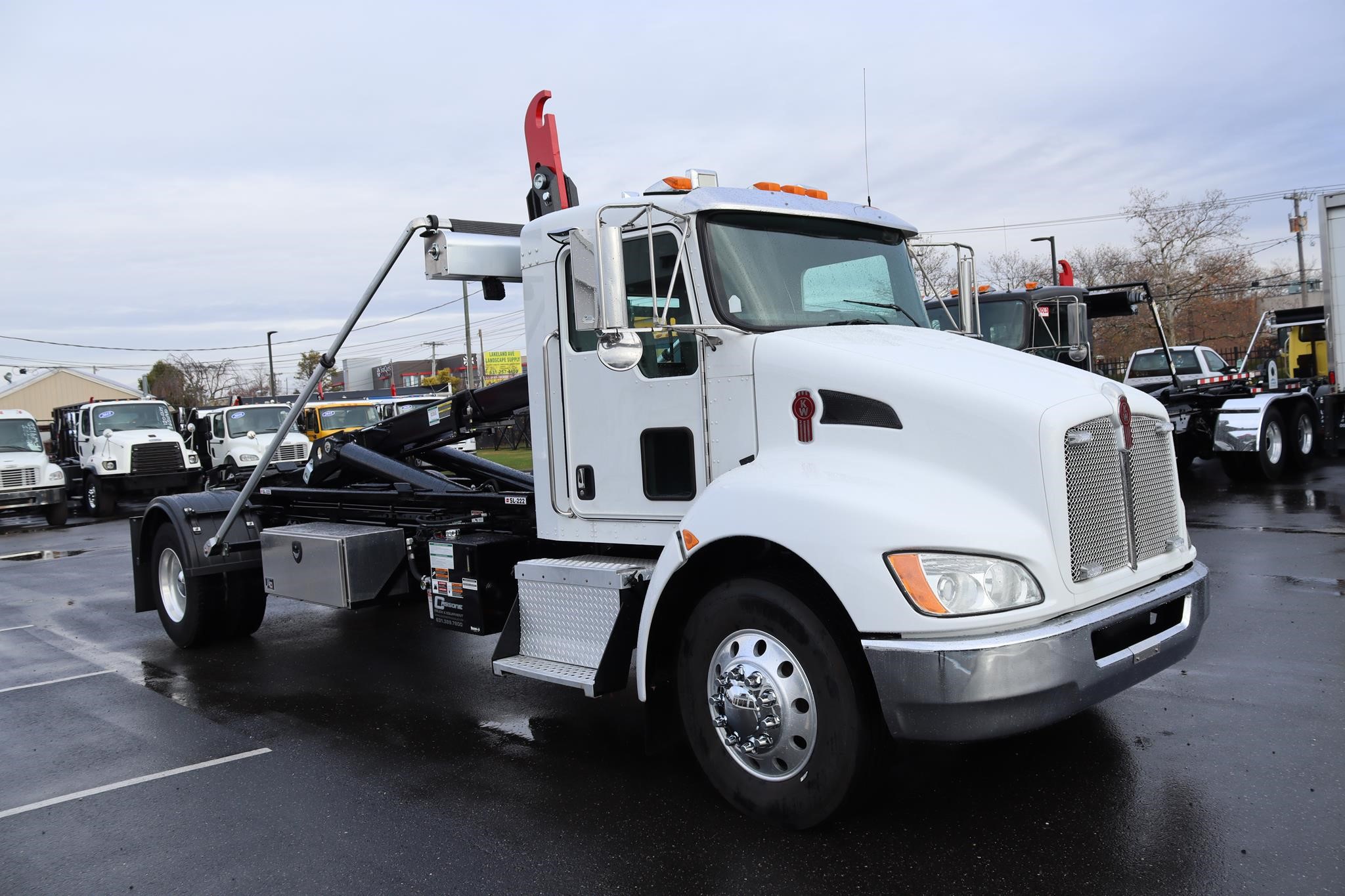 2019 KENWORTH T370 - image 5 of 6
