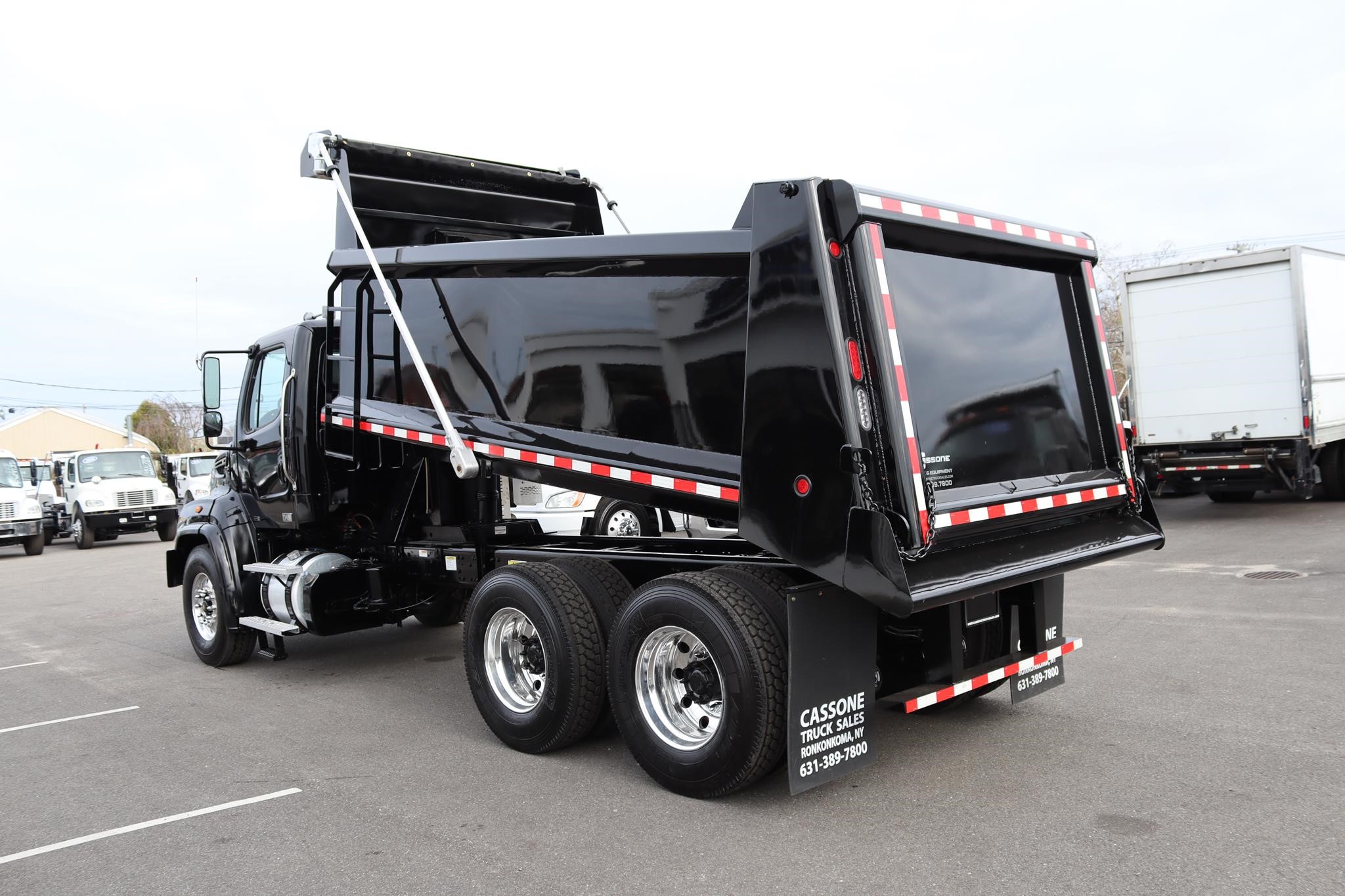 2013 FREIGHTLINER 114SD 2013 FREIGHTLINER 114SD - image 2 of 6