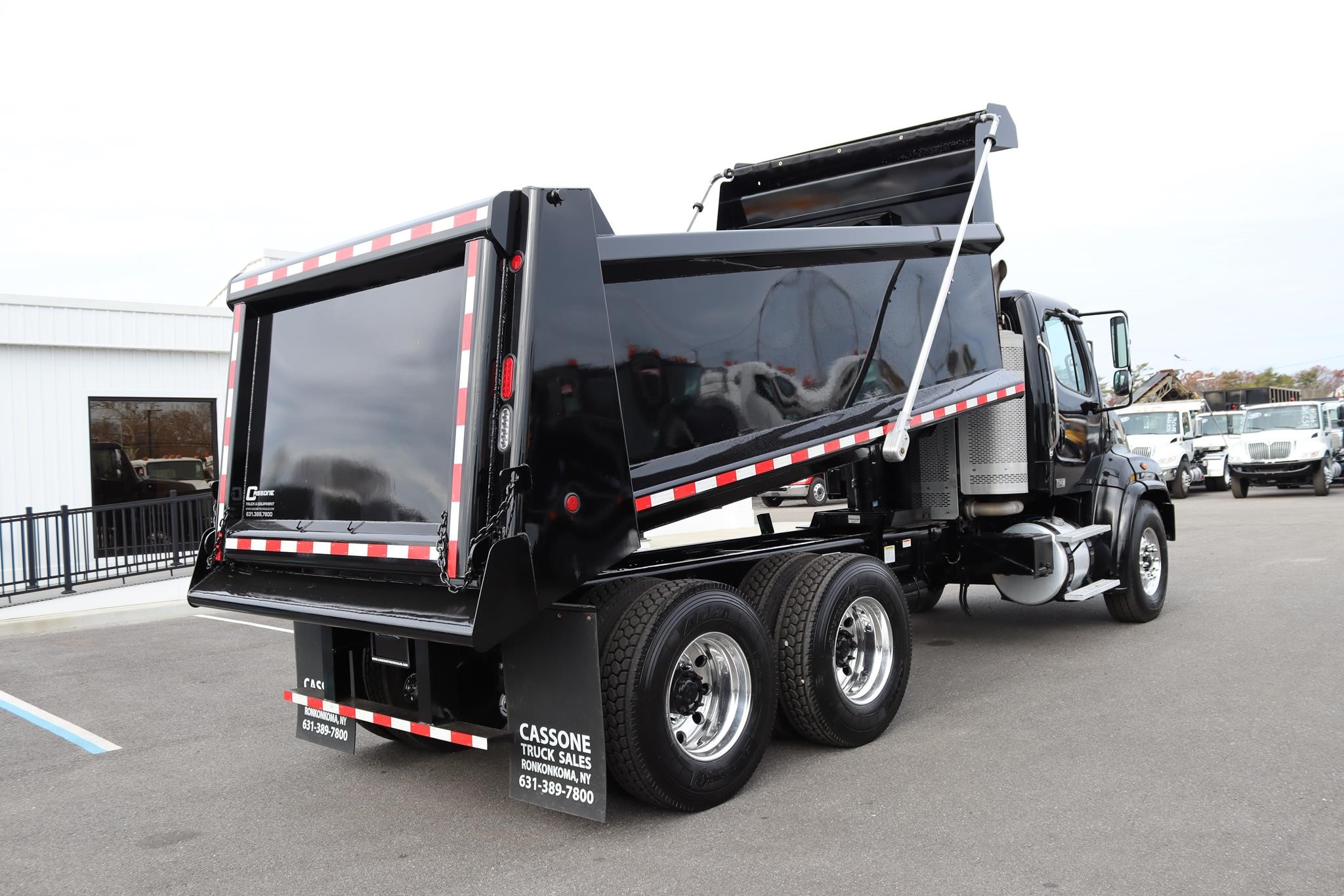 2013 FREIGHTLINER 114SD 2013 FREIGHTLINER 114SD - image 4 of 6