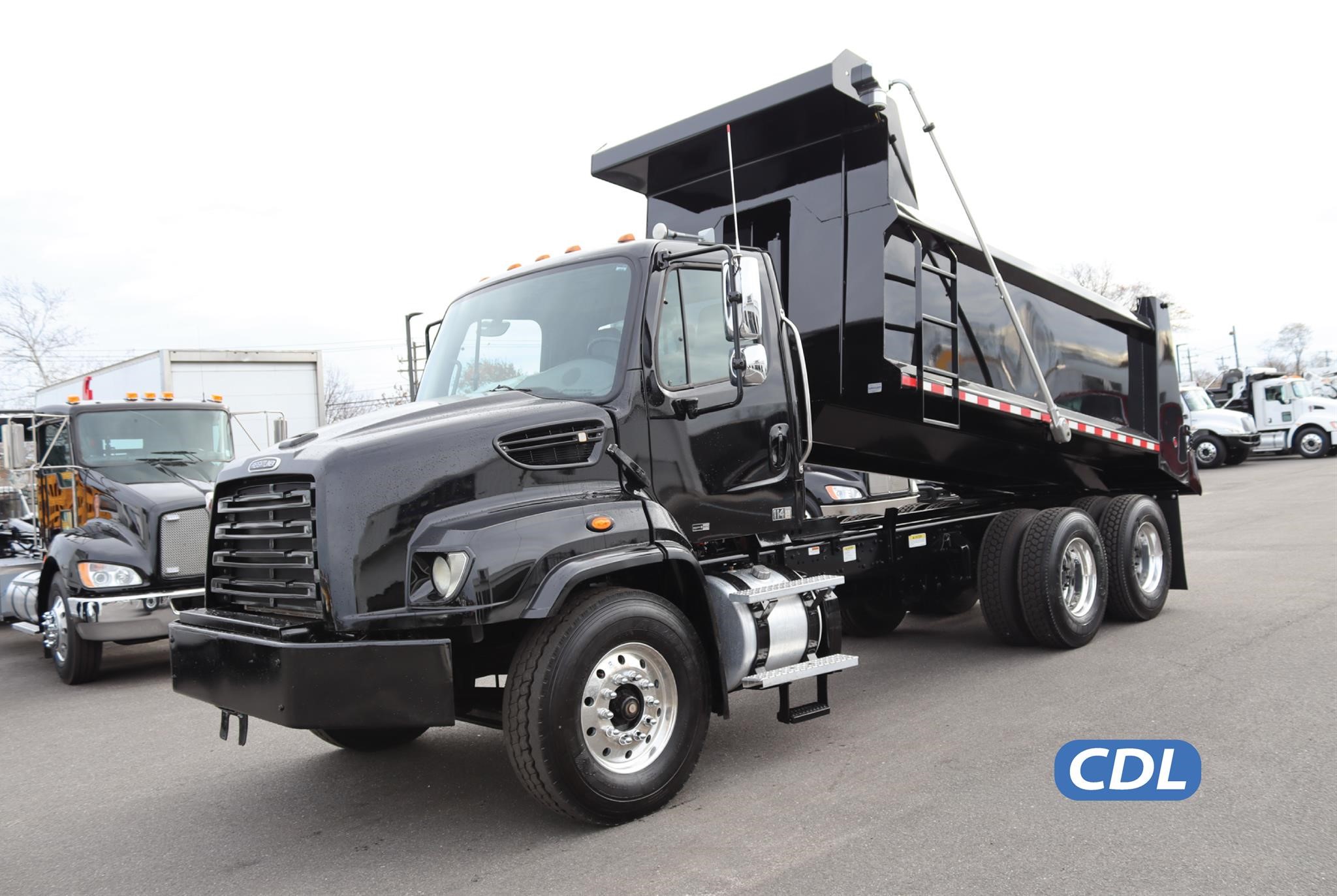 2013 FREIGHTLINER 114SD 2013 FREIGHTLINER 114SD - image 1 of 6
