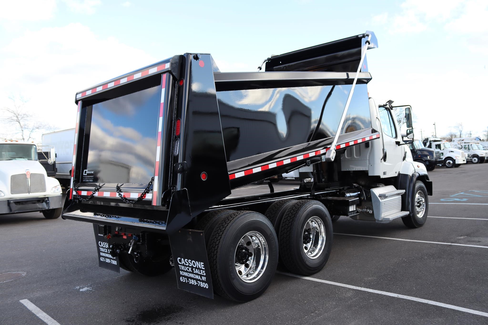 2015 FREIGHTLINER 114SD 2015 FREIGHTLINER 114SD - image 4 of 6