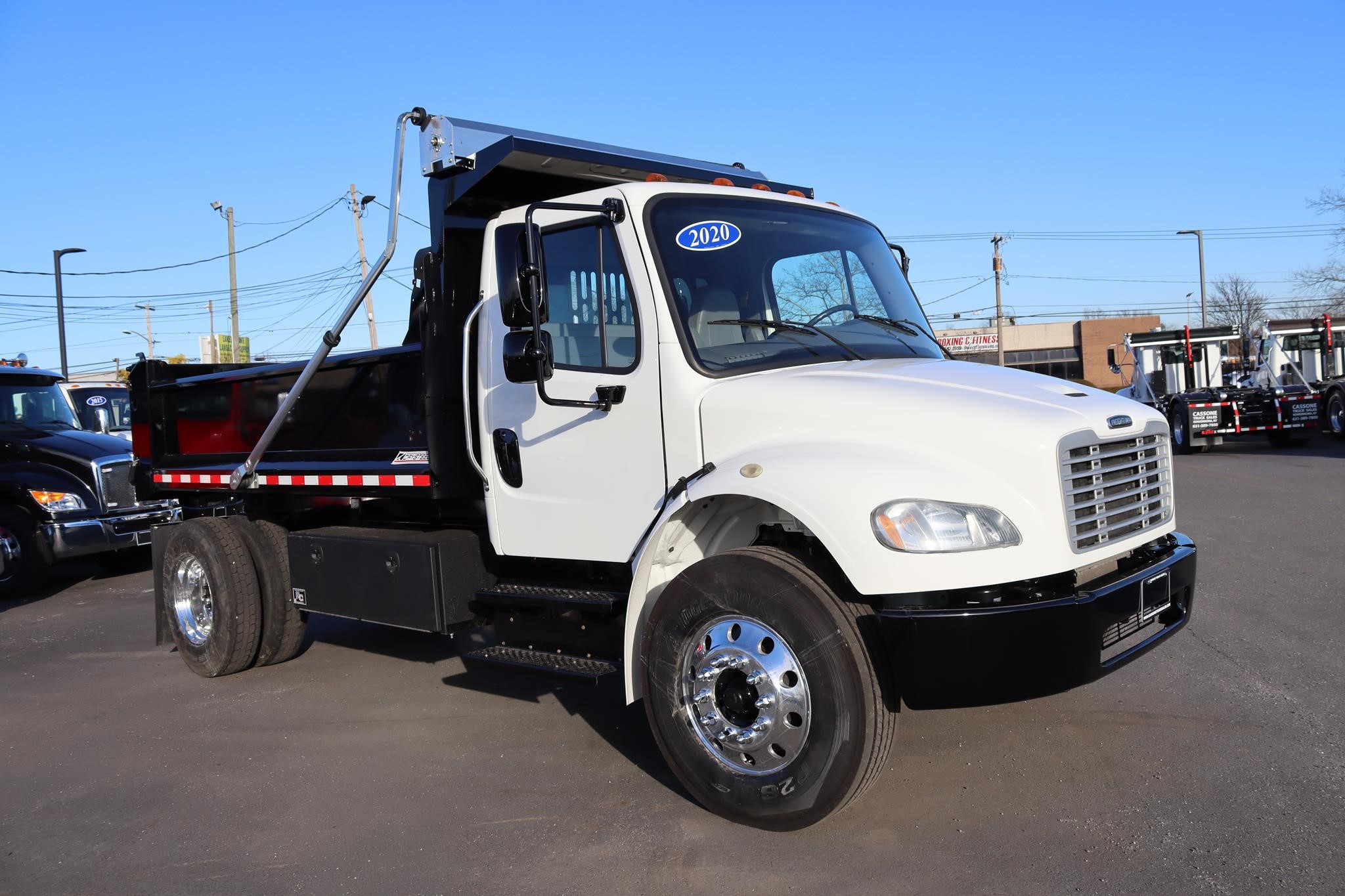 2020 FREIGHTLINER BUSINESS CLASS M2 106 - image 4 of 6
