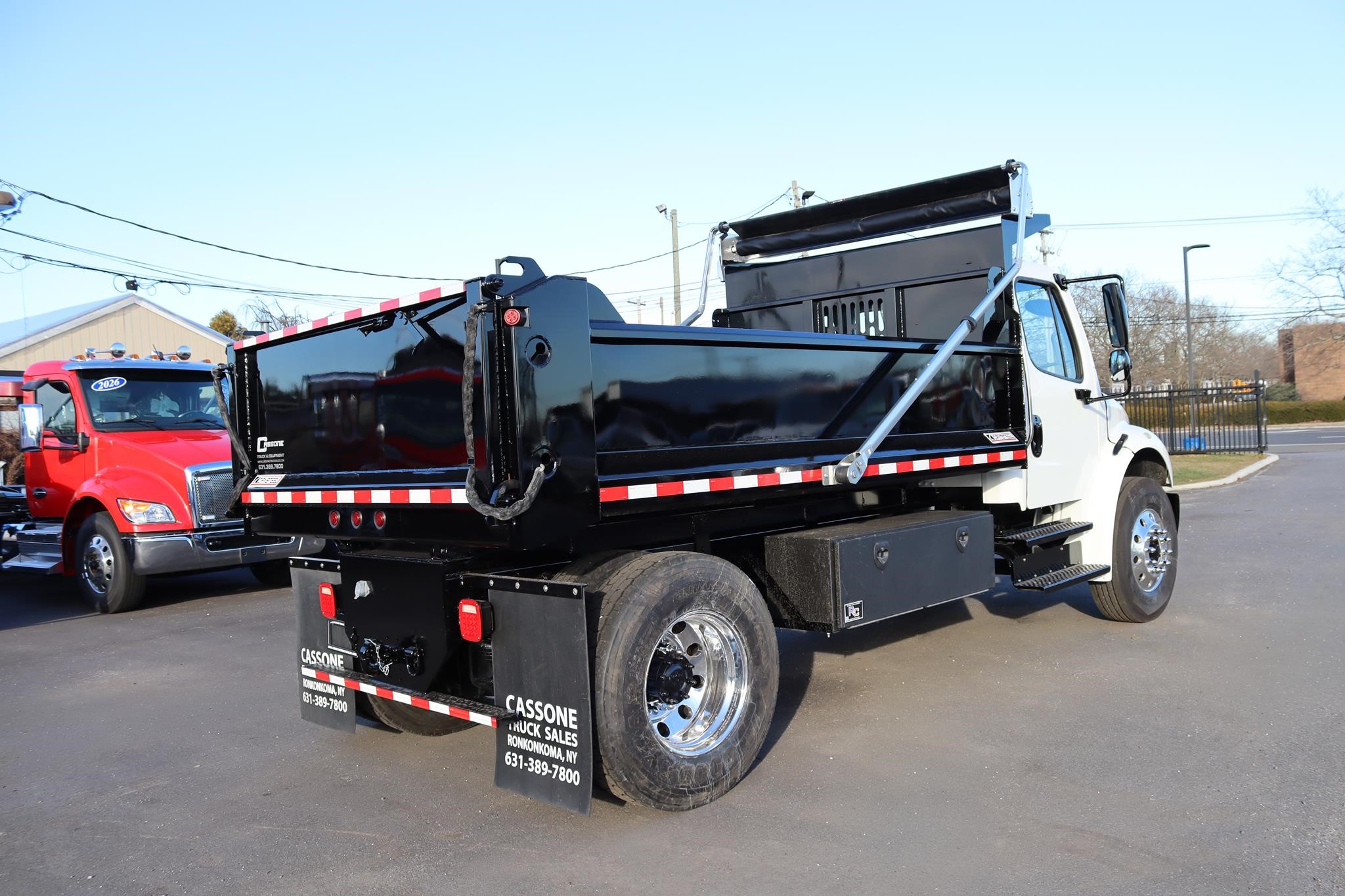 2020 FREIGHTLINER BUSINESS CLASS M2 106 - image 3 of 6