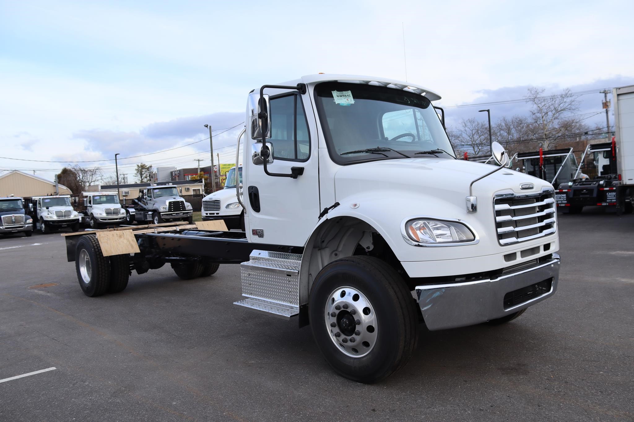 2026 FREIGHTLINER BUSINESS CLASS M2 106 2026 FREIGHTLINER BUSINESS CLASS M2 106 - image 3 of 5
