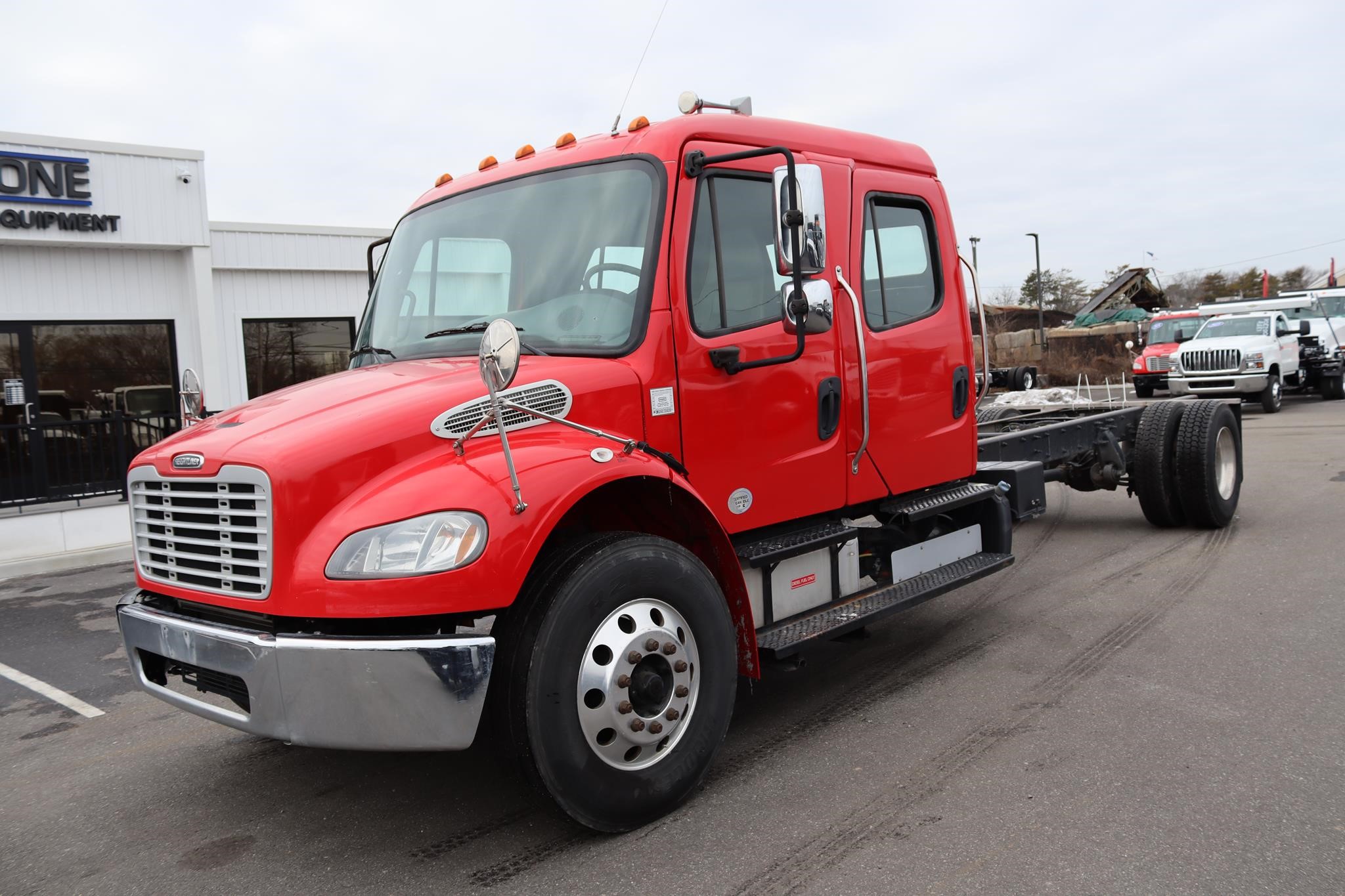 2017 FREIGHTLINER BUSINESS CLASS M2 106 2017 FREIGHTLINER BUSINESS CLASS M2 106 - image 1 of 6