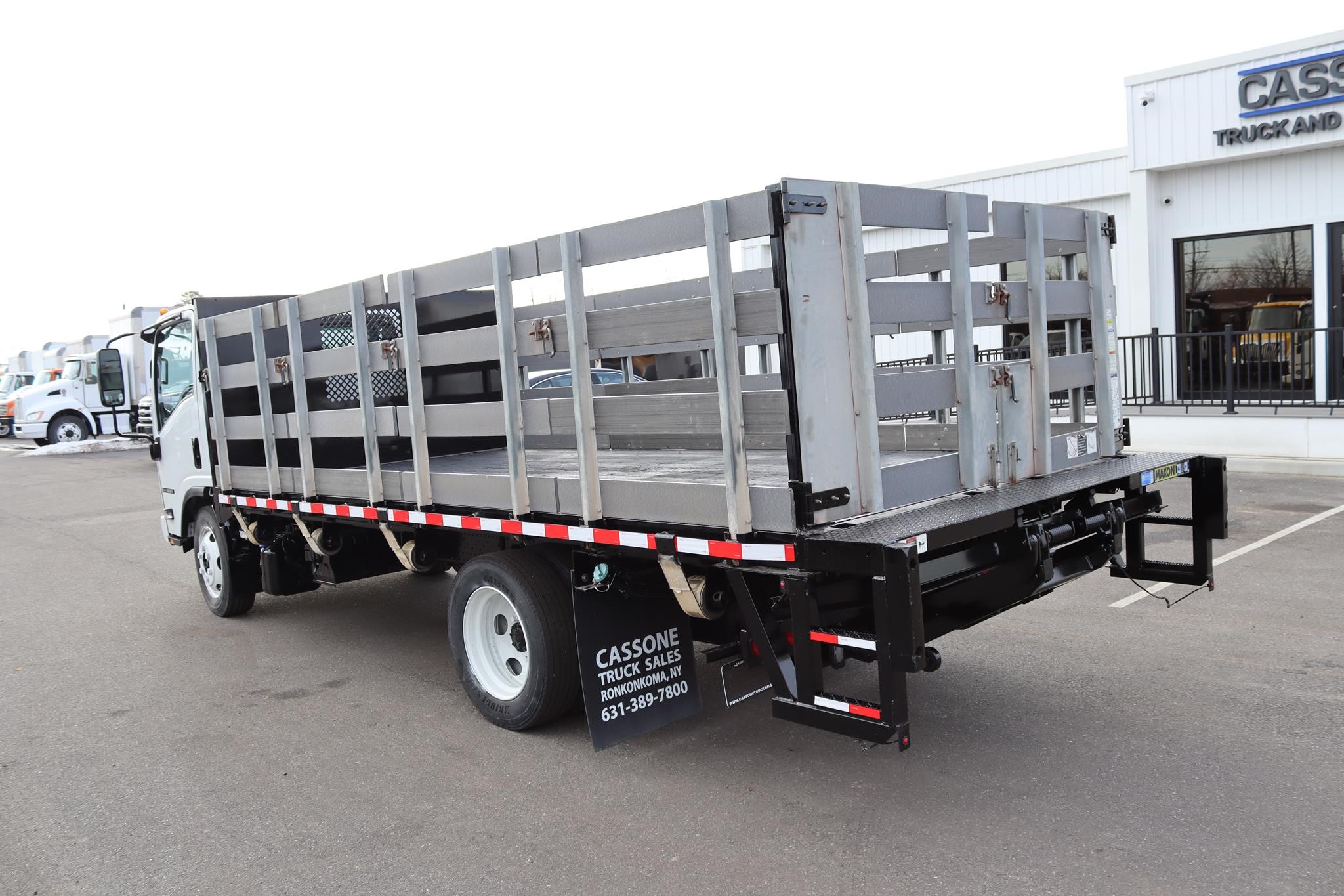 2018 ISUZU NQR - image 2 of 6