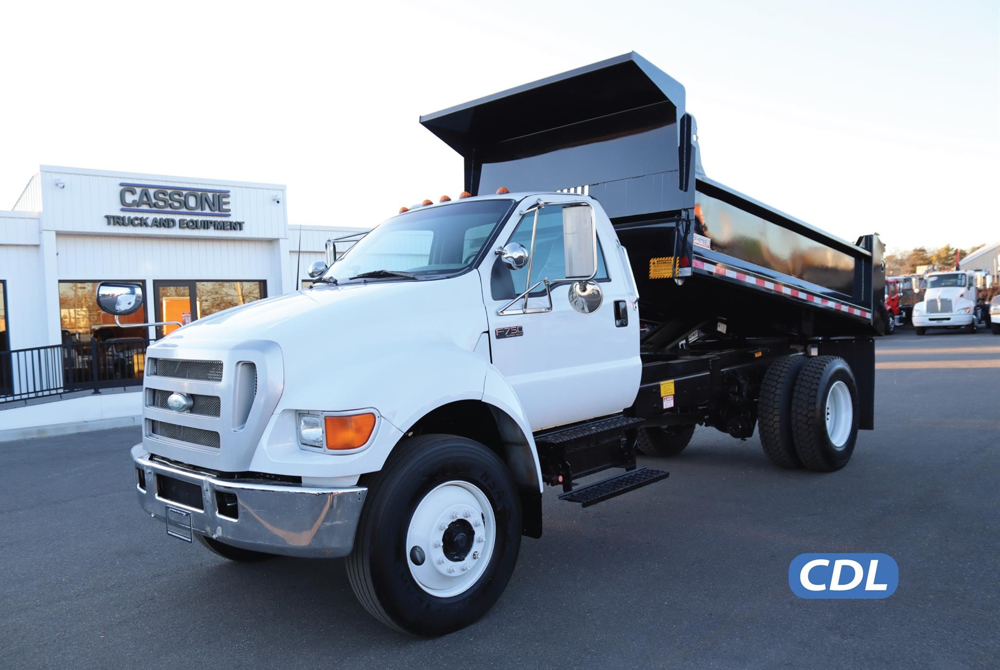 2006 FORD F750 XL SD - image 1 of 6