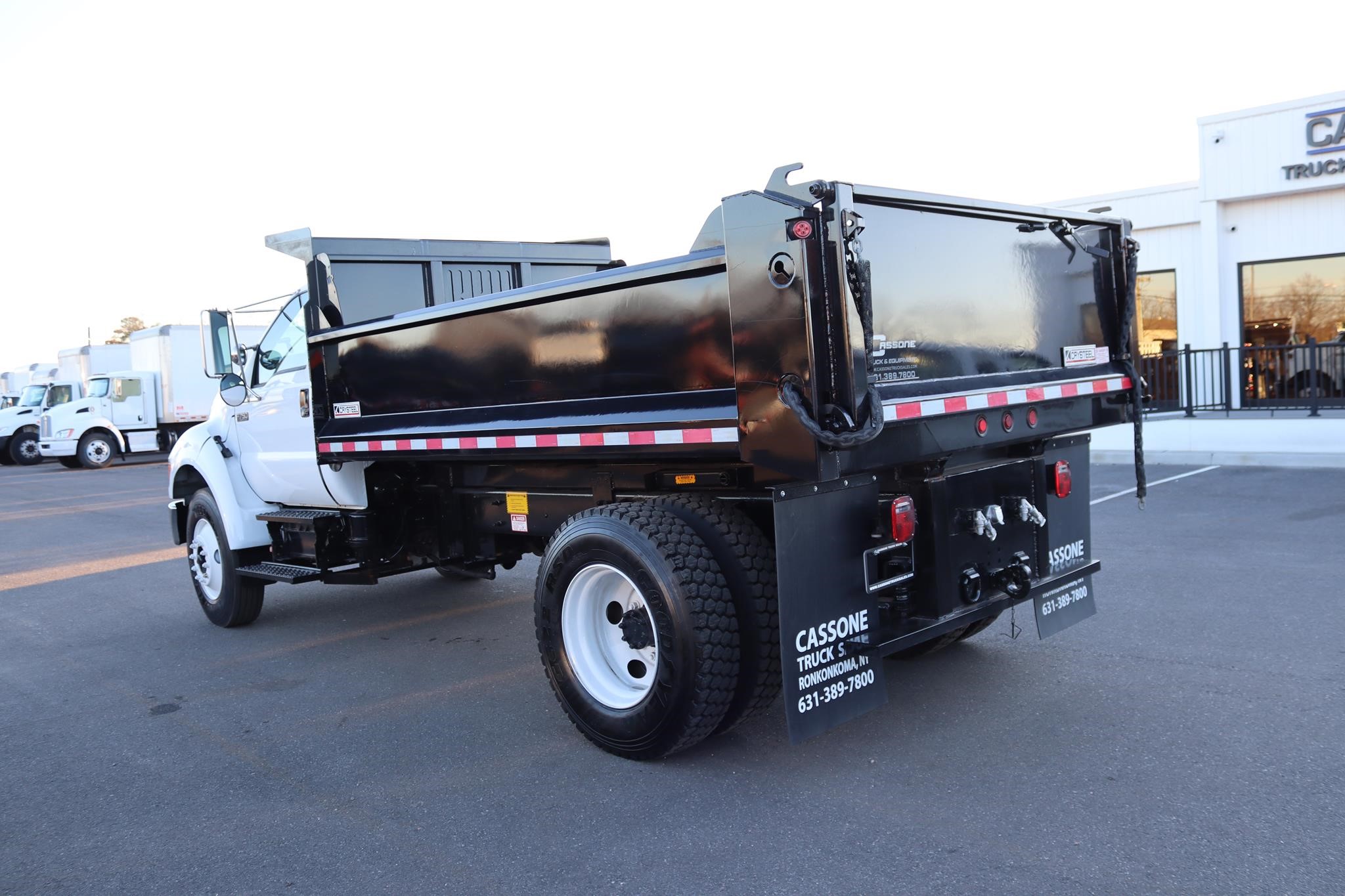 2006 FORD F750 XL SD - image 2 of 6