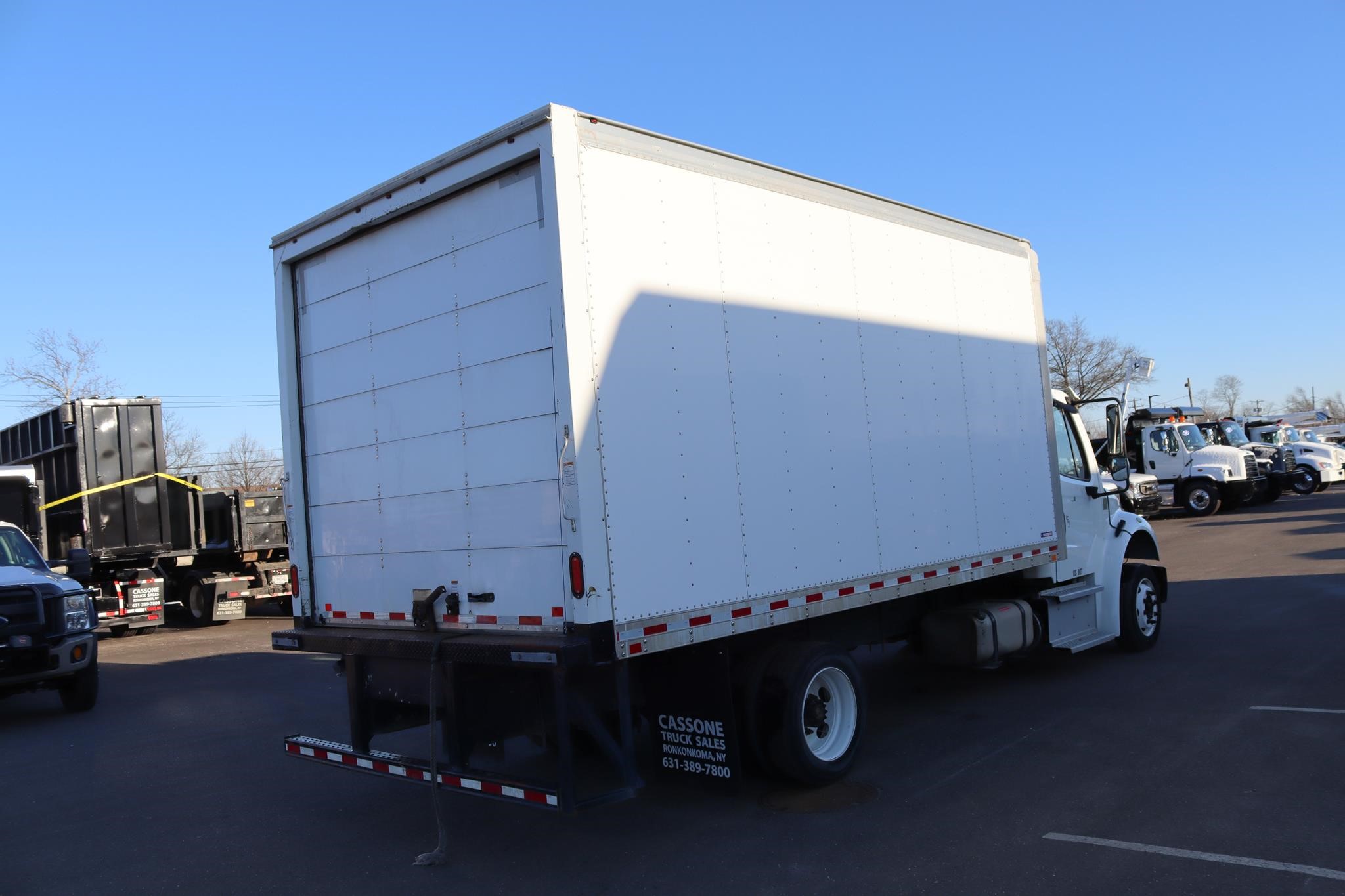 2019 FREIGHTLINER BUSINESS CLASS M2 106 - image 4 of 6