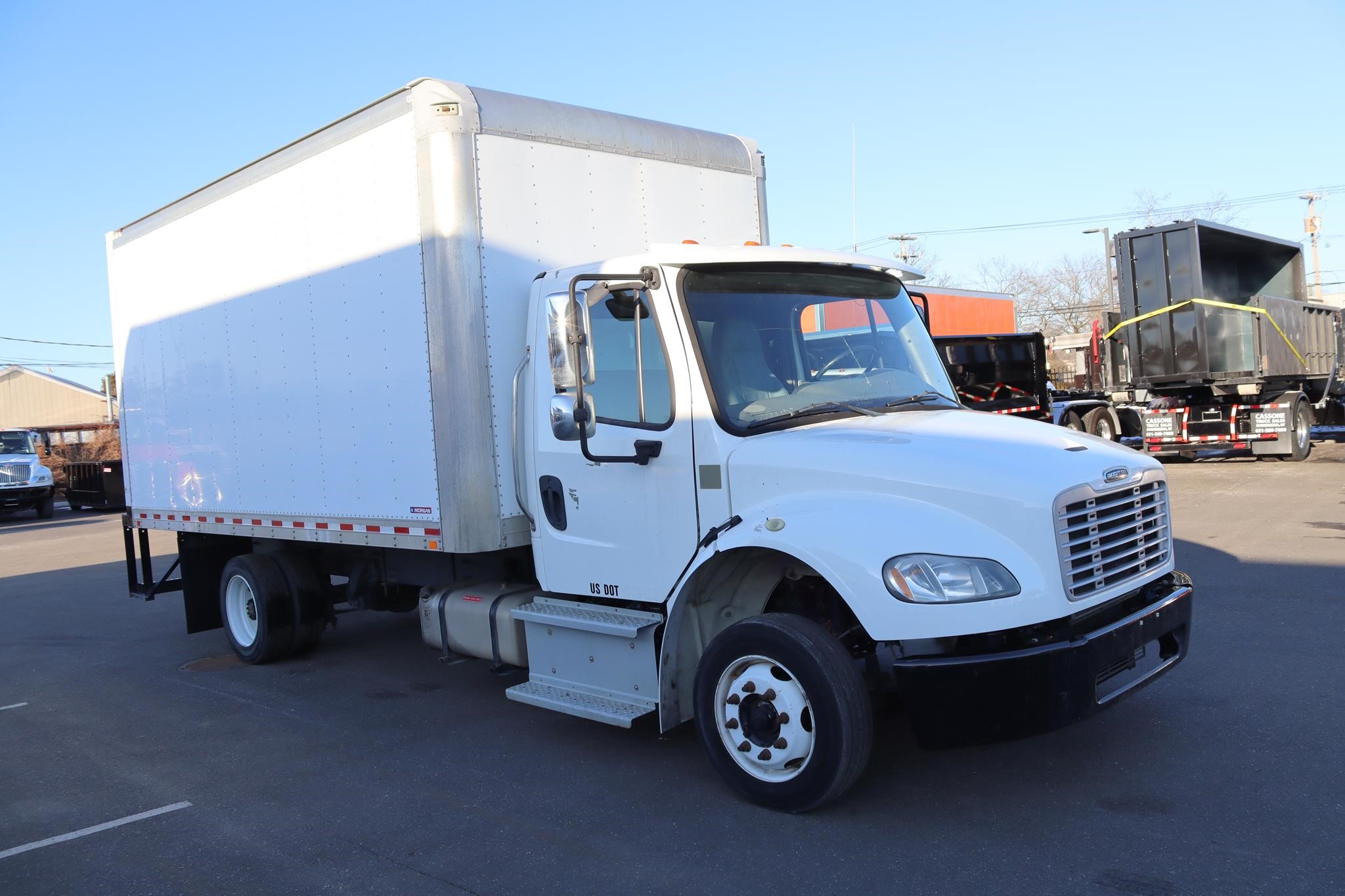 2019 FREIGHTLINER BUSINESS CLASS M2 106 - image 5 of 6