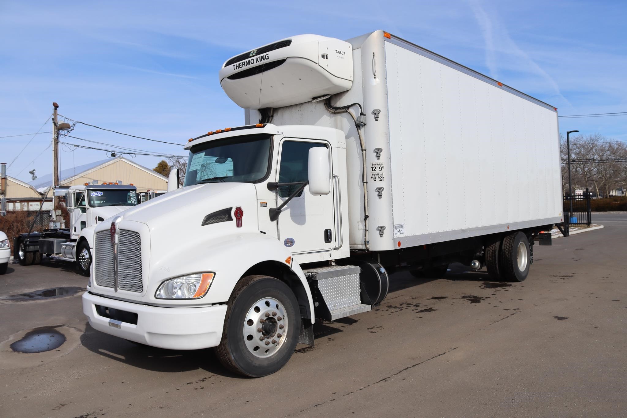 2022 KENWORTH T270 - image 1 of 6