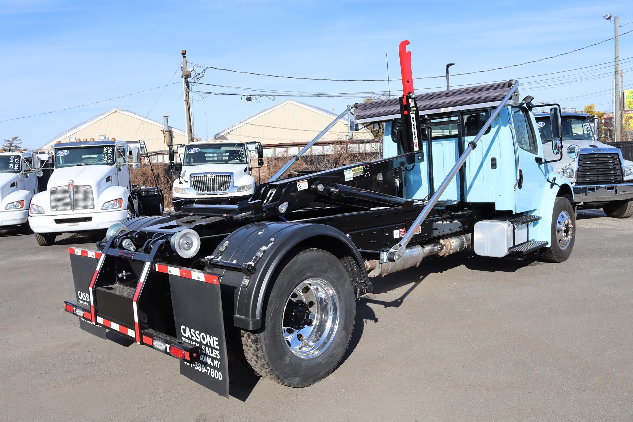 2017 FREIGHTLINER BUSINESS CLASS M2 106 - image 4 of 6