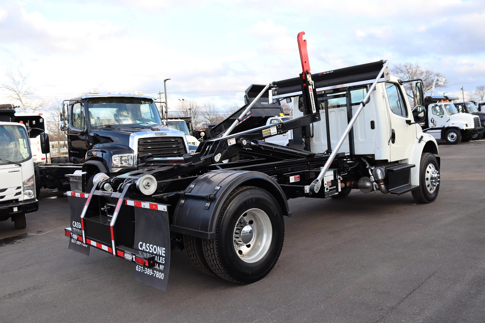 2016 FREIGHTLINER BUSINESS CLASS M2 106 - image 4 of 6