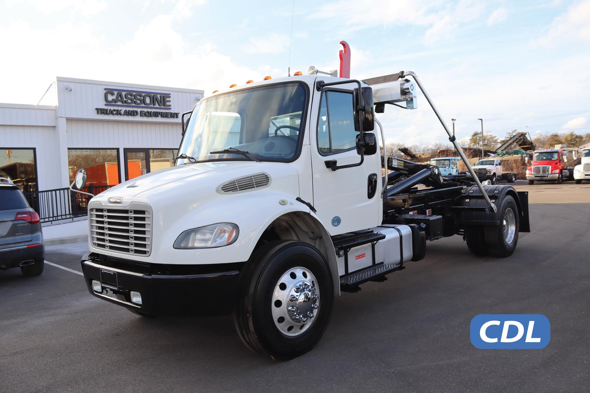 2016 FREIGHTLINER BUSINESS CLASS M2 106 - image 1 of 6