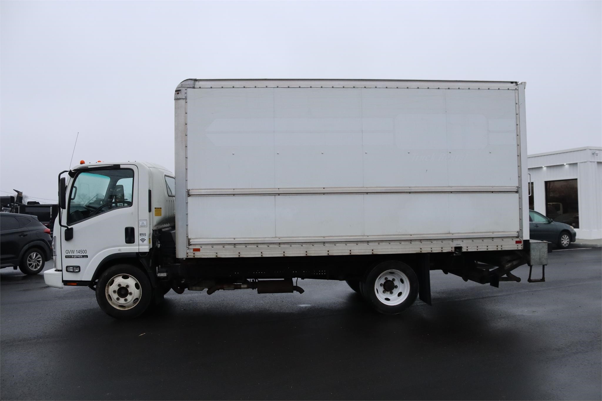 2019 ISUZU NPR HD - image 2 of 6