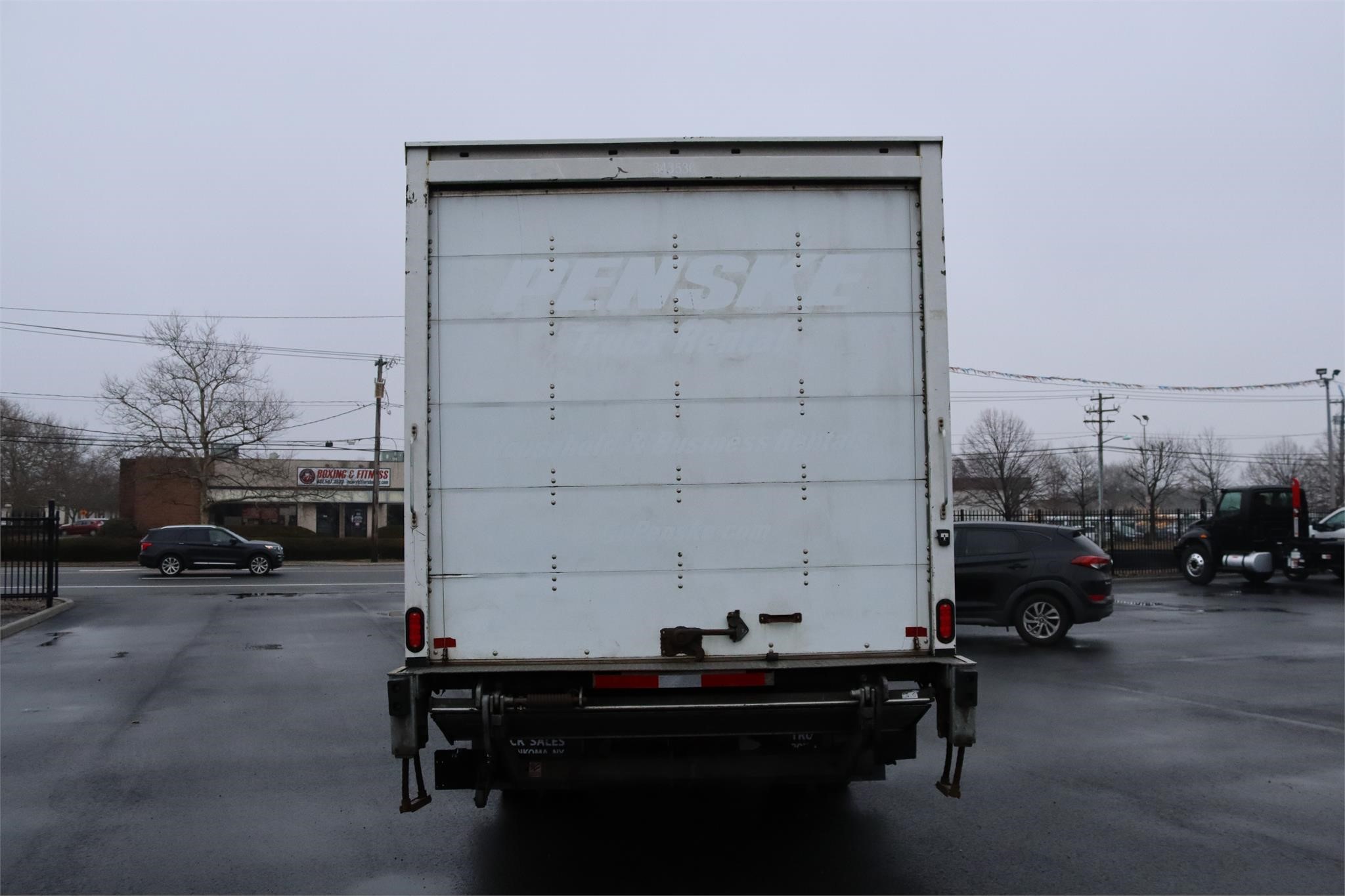 2019 ISUZU NPR HD - image 4 of 6