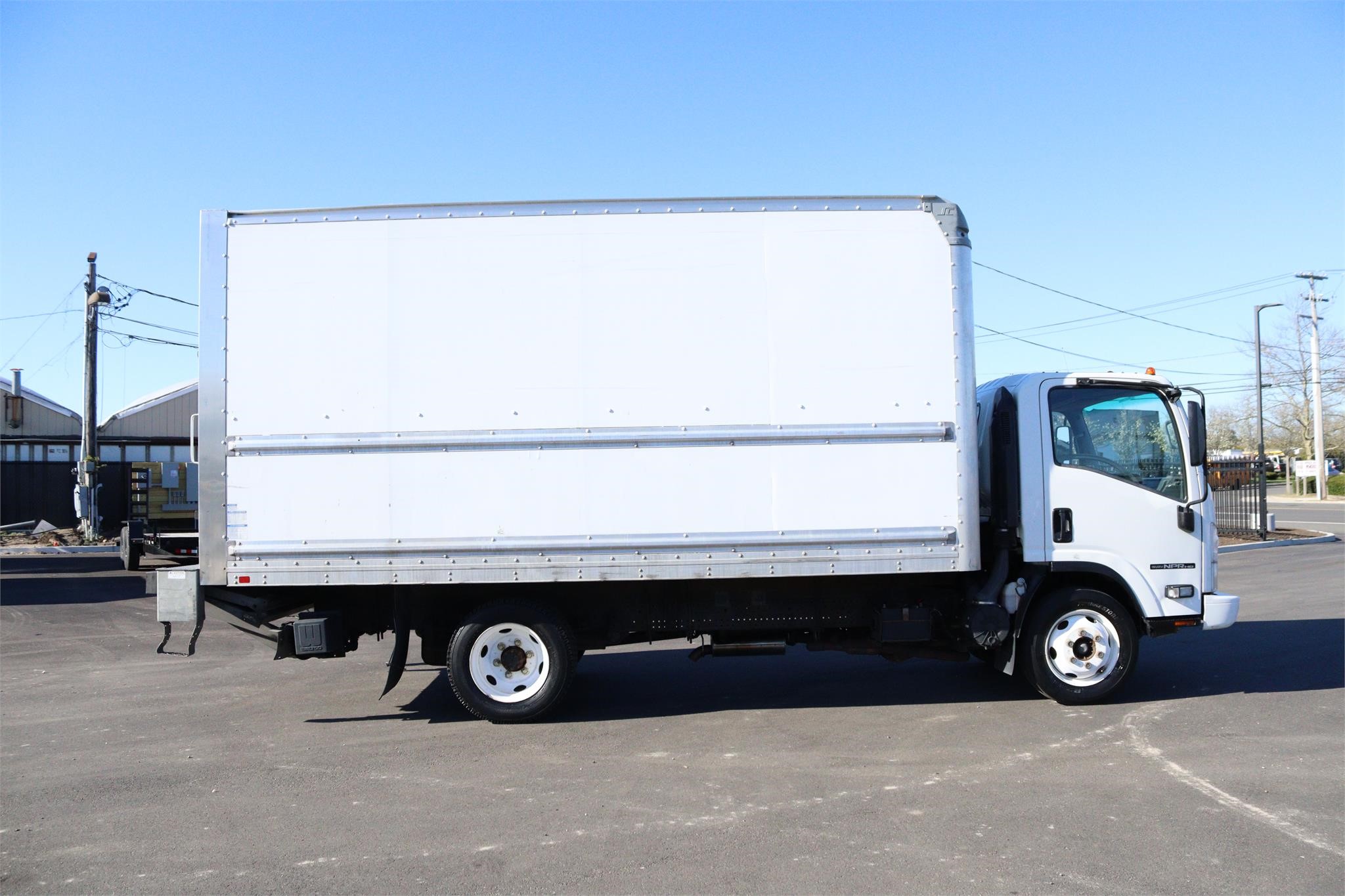 2017 ISUZU NPR HD - image 6 of 6