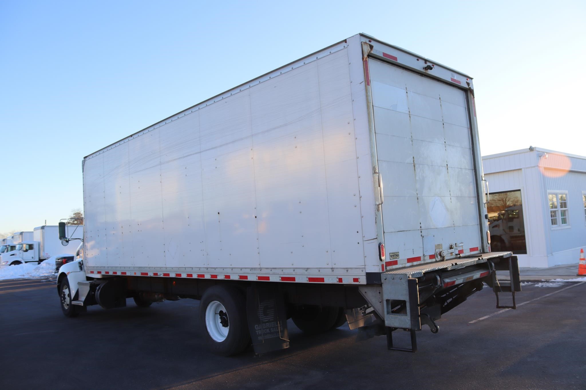 2019 KENWORTH T370 - image 2 of 6