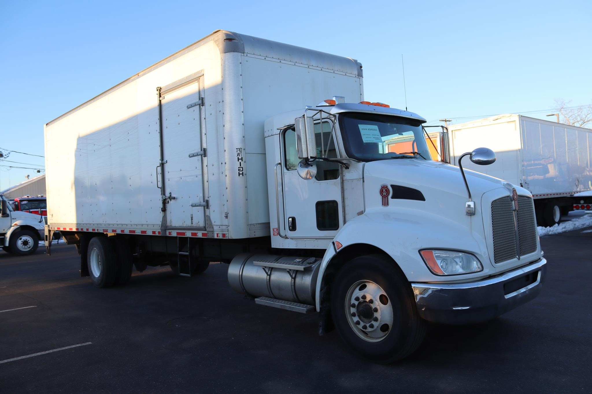 2019 KENWORTH T370 - image 5 of 6