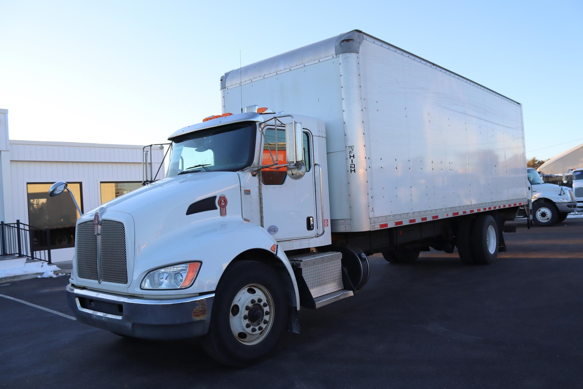 2019 KENWORTH T370 - image 1 of 6