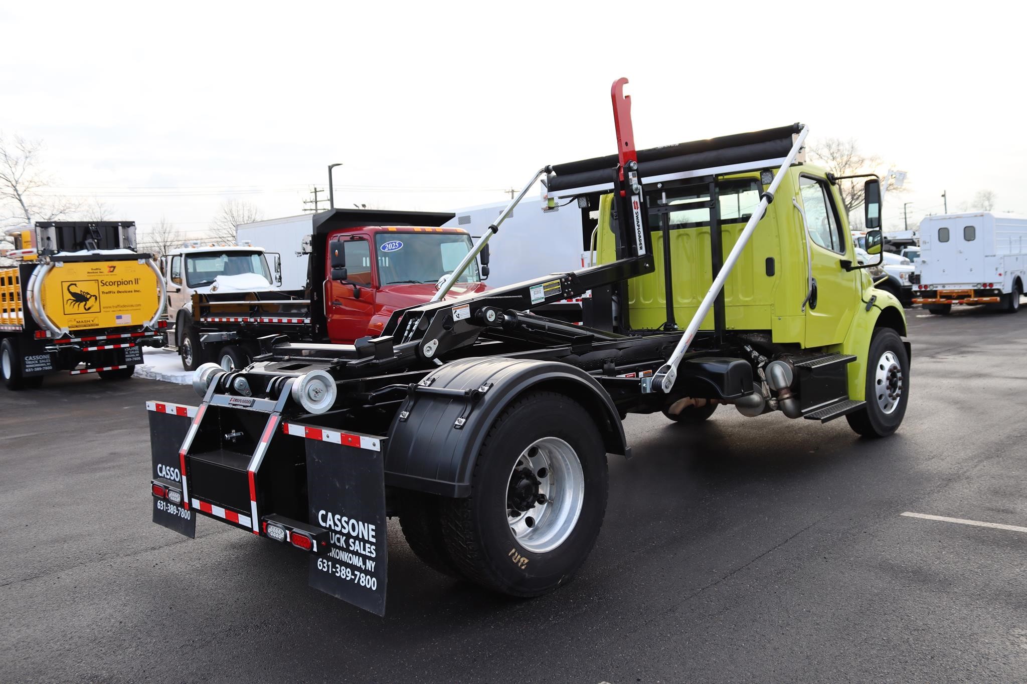 2016 FREIGHTLINER BUSINESS CLASS M2 106 - image 4 of 6