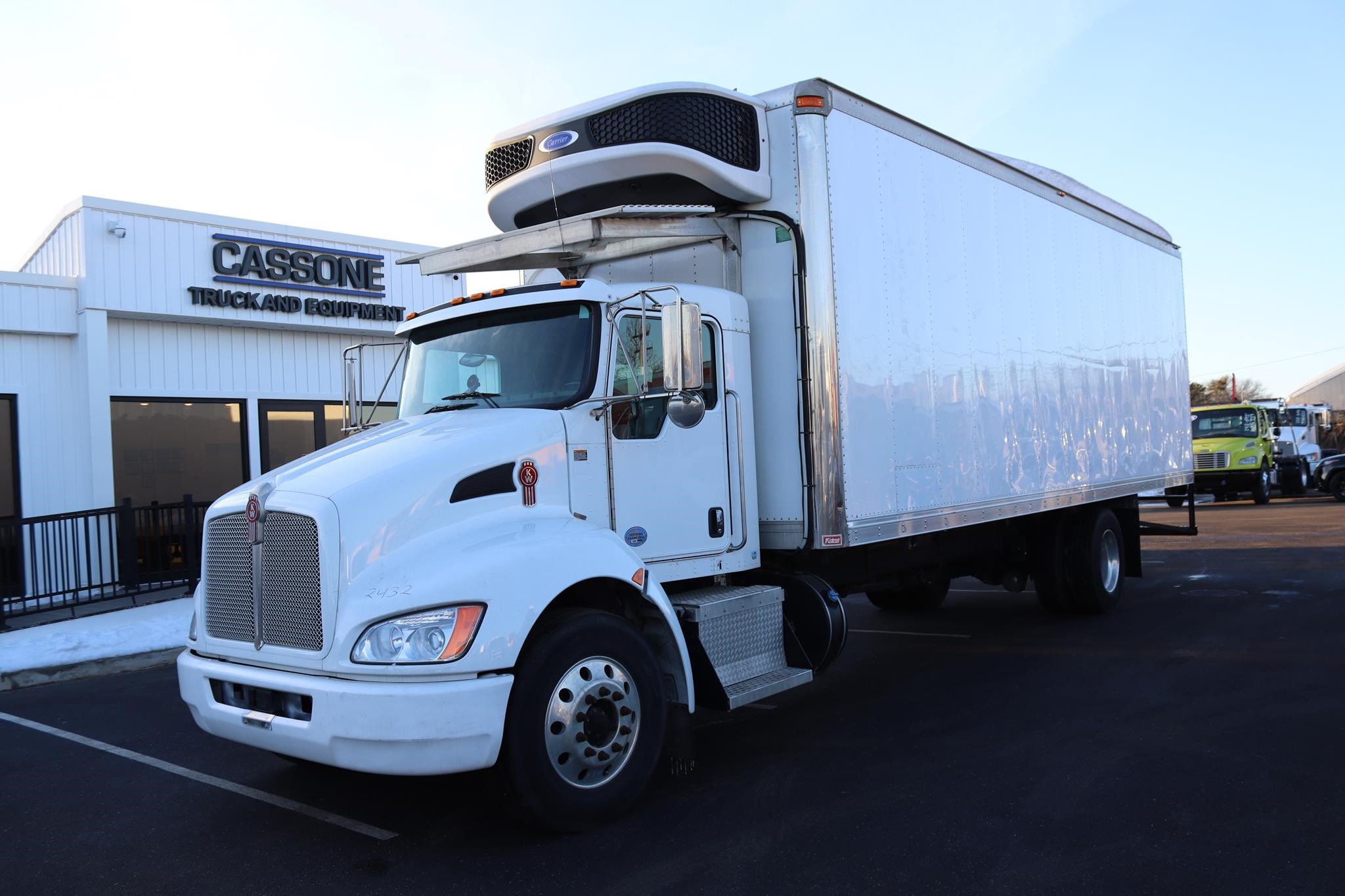 2021 KENWORTH T270 - image 1 of 6