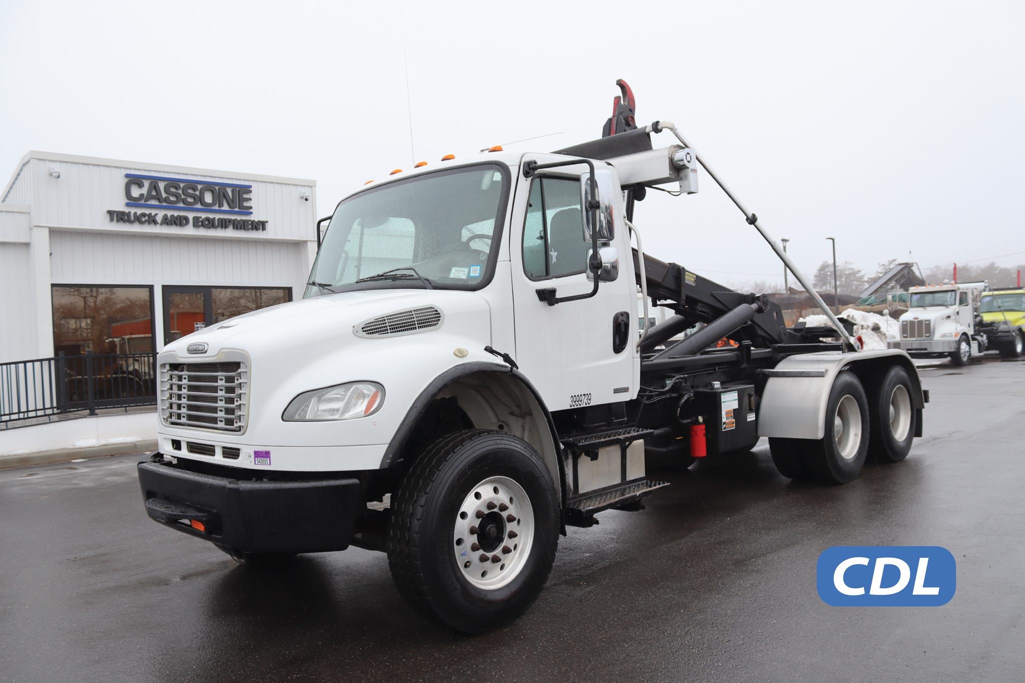 2008 FREIGHTLINER BUSINESS CLASS M2 106 - image 1 of 6