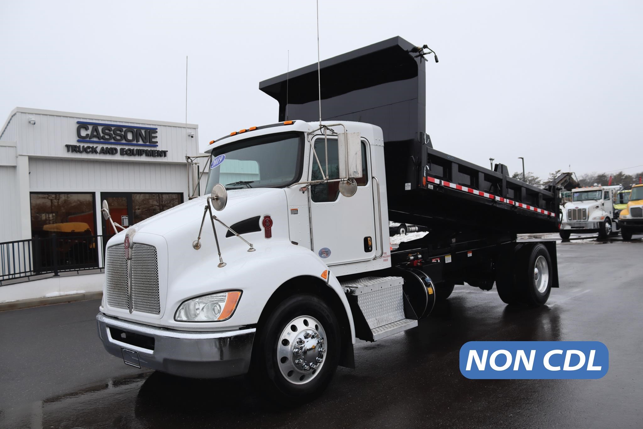2019 KENWORTH T270 - image 1 of 6
