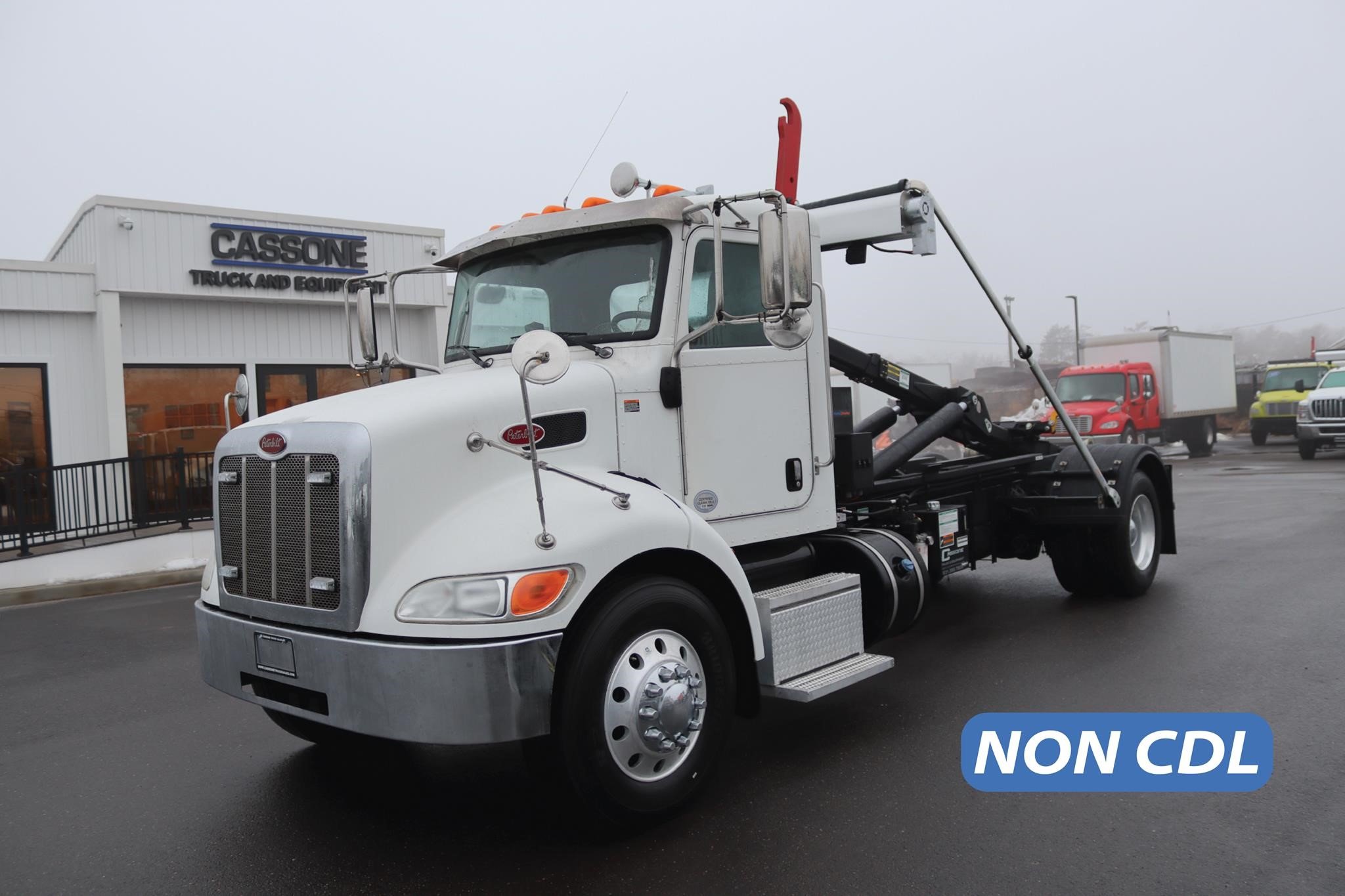 2019 PETERBILT 337 - image 6 of 6