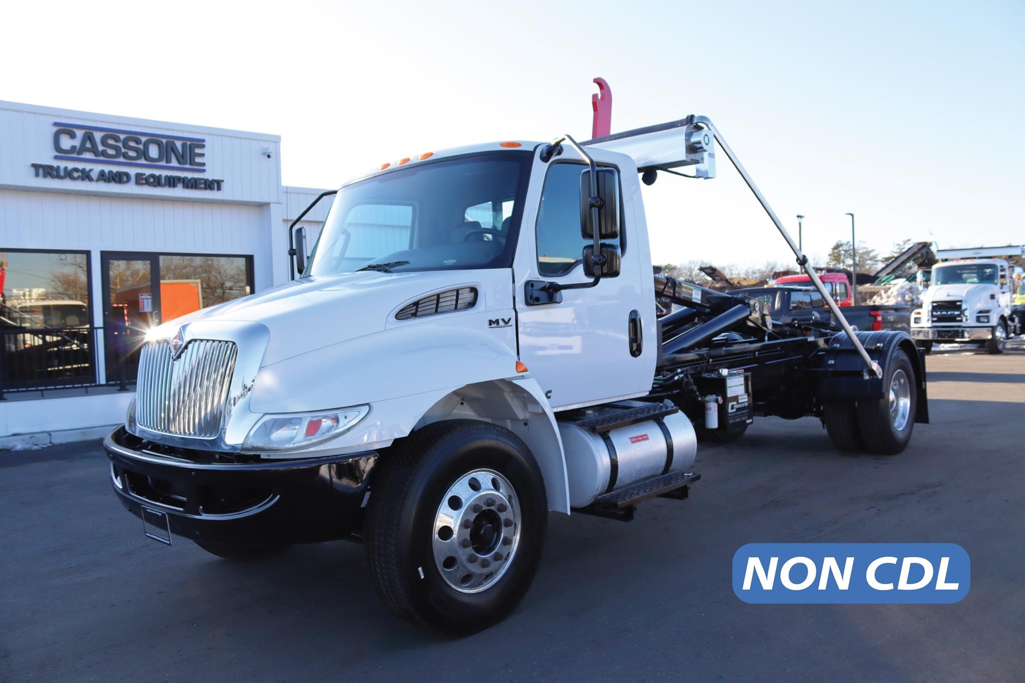 2020 INTERNATIONAL MV - image 1 of 6