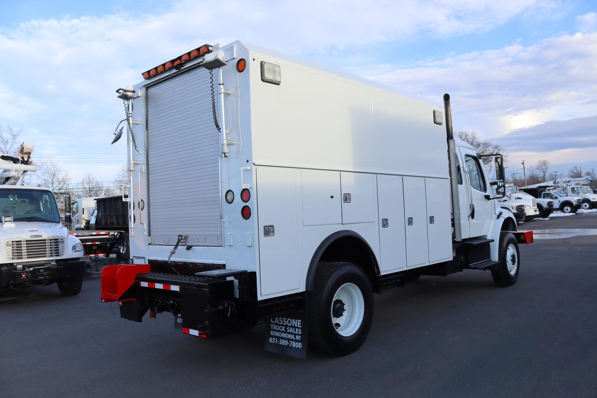 2015 FREIGHTLINER BUSINESS CLASS M2 106 - image 4 of 6