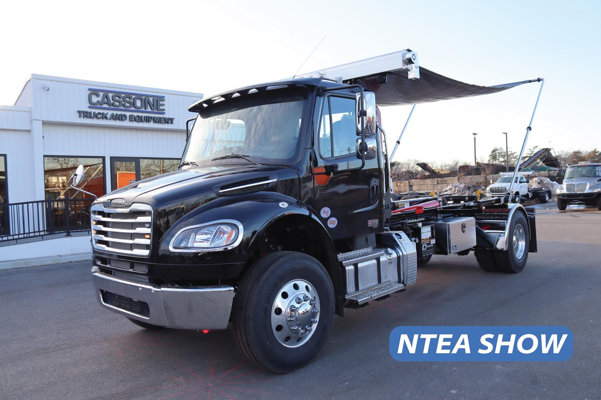 2026 FREIGHTLINER BUSINESS CLASS M2 106 PLUS - image 1 of 6